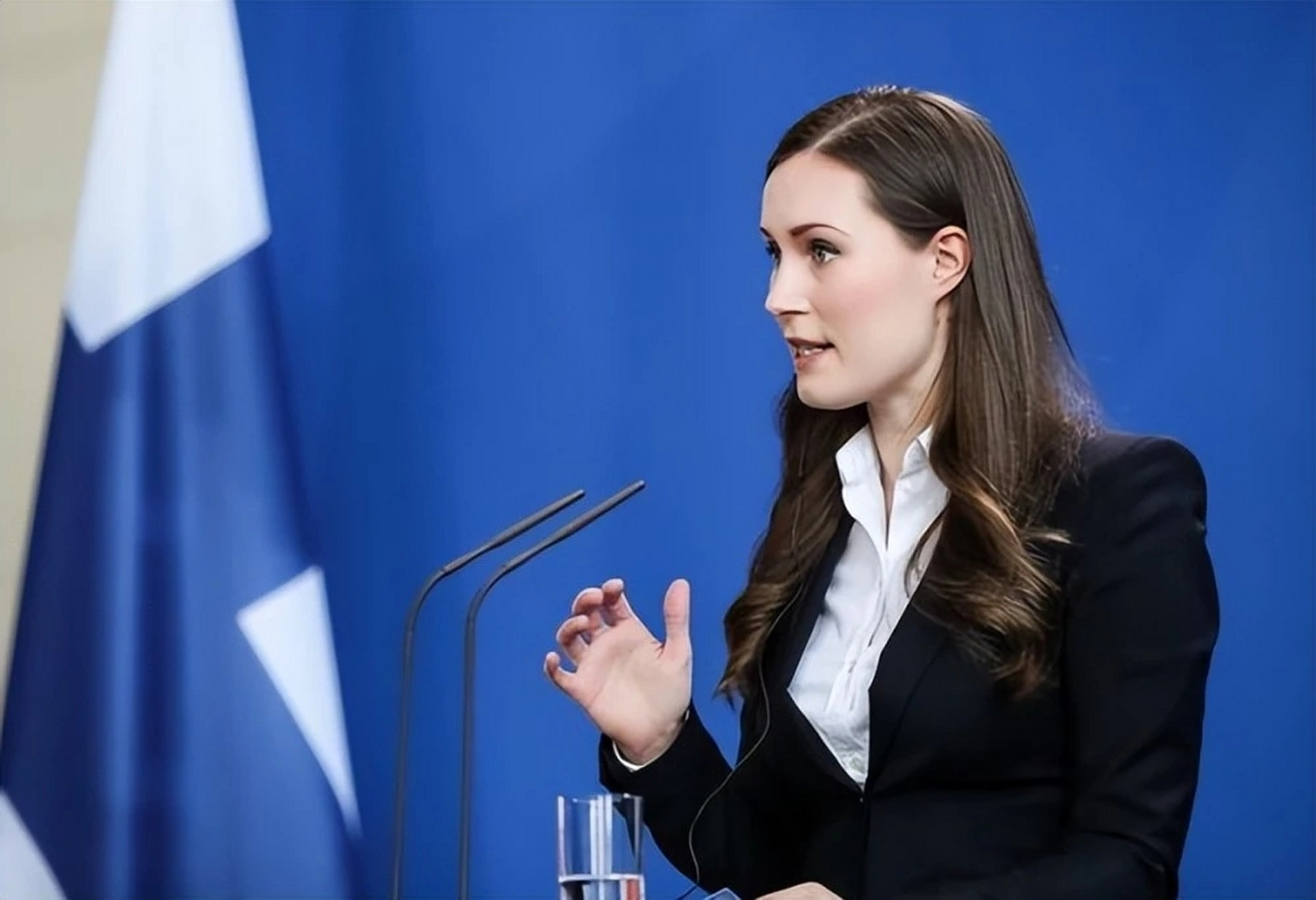 芬兰总理桑娜·马林宣布将与丈夫离婚  这是一个令人心醉神迷的爱情