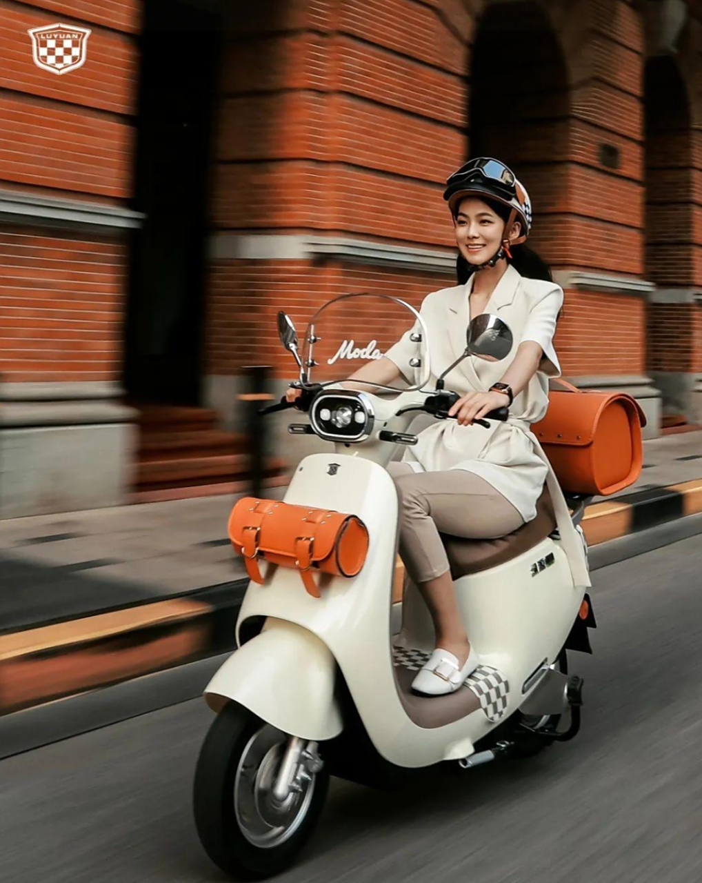 最近我迷恋上了超高颜值的绿源新款电动车moda6,有元气粉,燕麦白,海盐