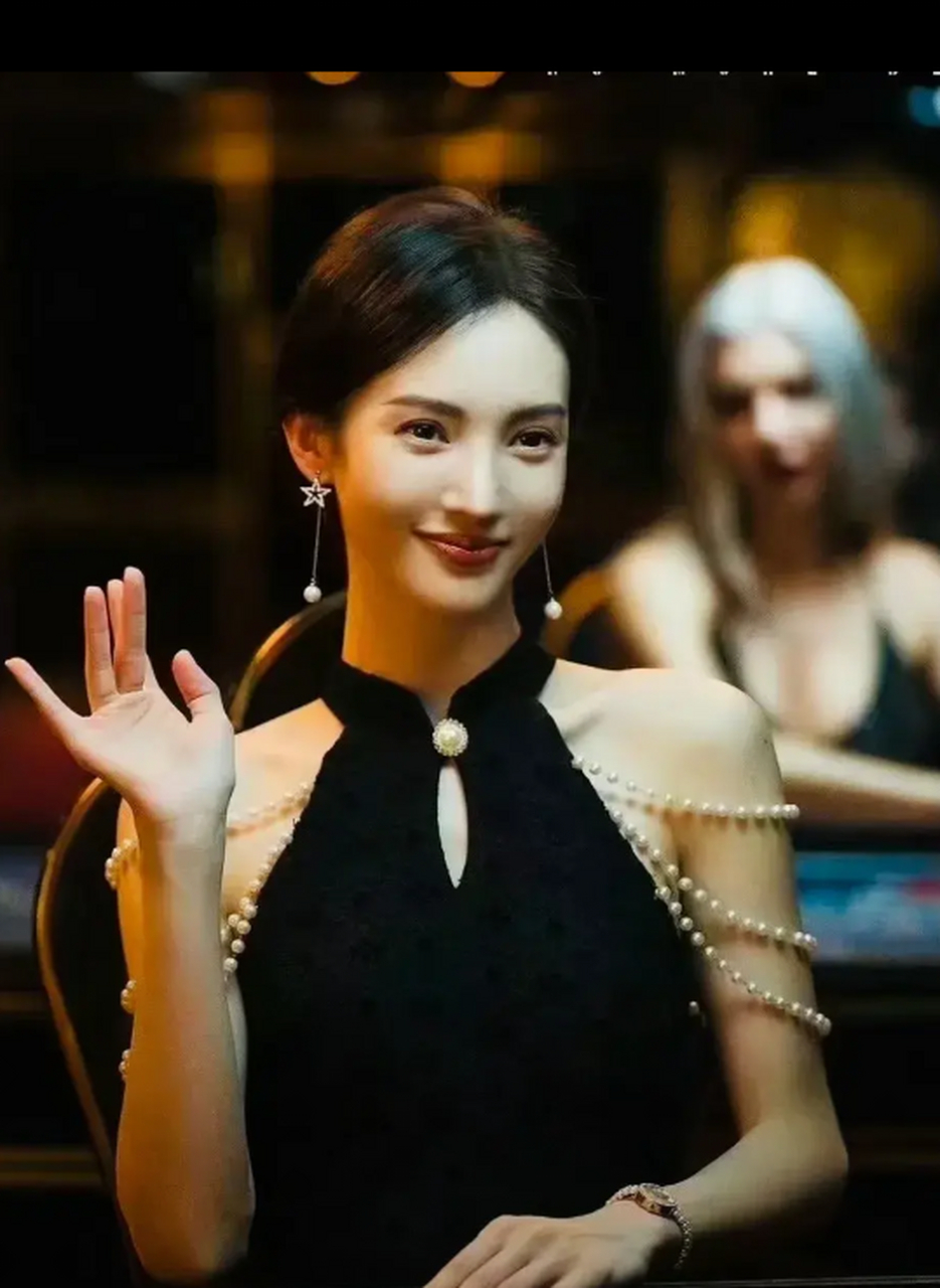 看完《孤注一掷》有几个地方无法理解:  1,金晨饰演的模特梁安娜,她的