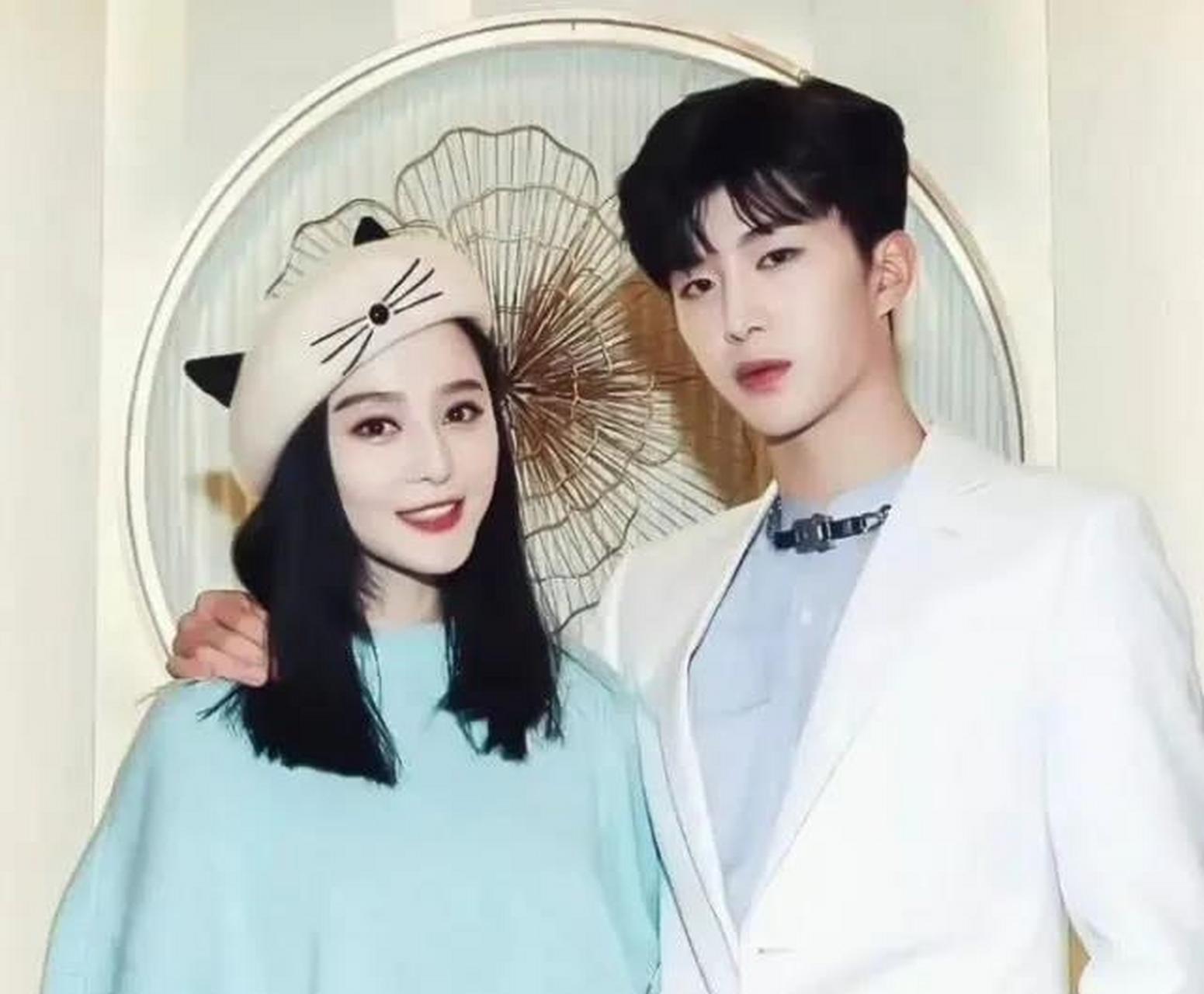 有的说她结婚生子了,孩子父亲是范丞丞,贾玲1982年生人,范冰冰1981年