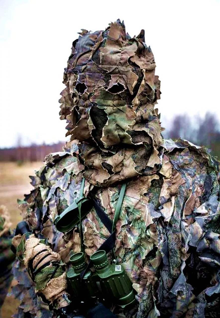 百家号星火计划# 芬兰国防军狙击手的这身迷彩服很是奇特,外观看鞠耨