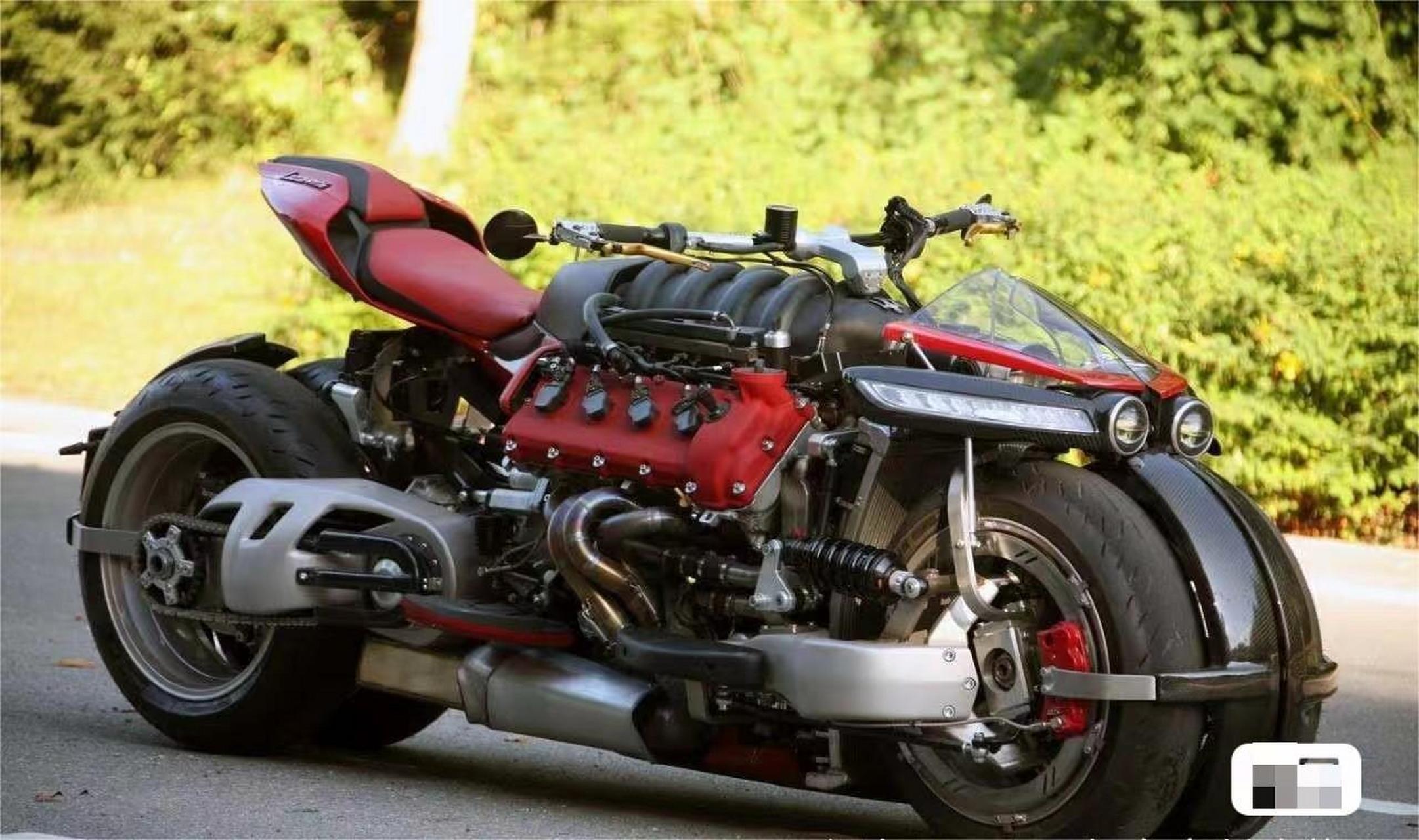 时速可达300km的限量摩托车,玛莎拉蒂发动机,采用v8,自动变速箱,拨片