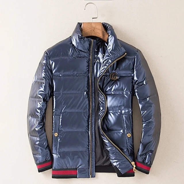 古驰2020秋冬款男士亮面羽绒服.