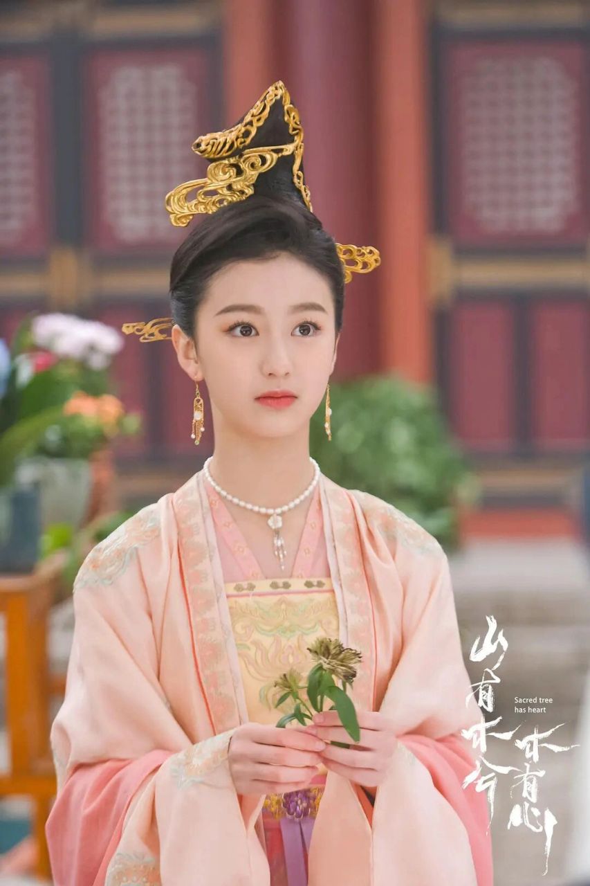 闪耀新星陈家赫周漾玥米热郑国霖的璀璨聚首  《山有木兮木有心》是一