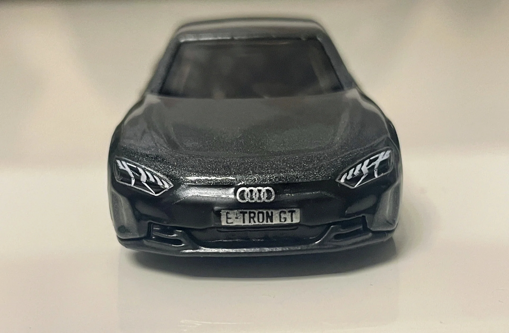 风火轮奥迪e-tron gt  一直对奥迪车没有太多的爱,但线下溜达第一眼