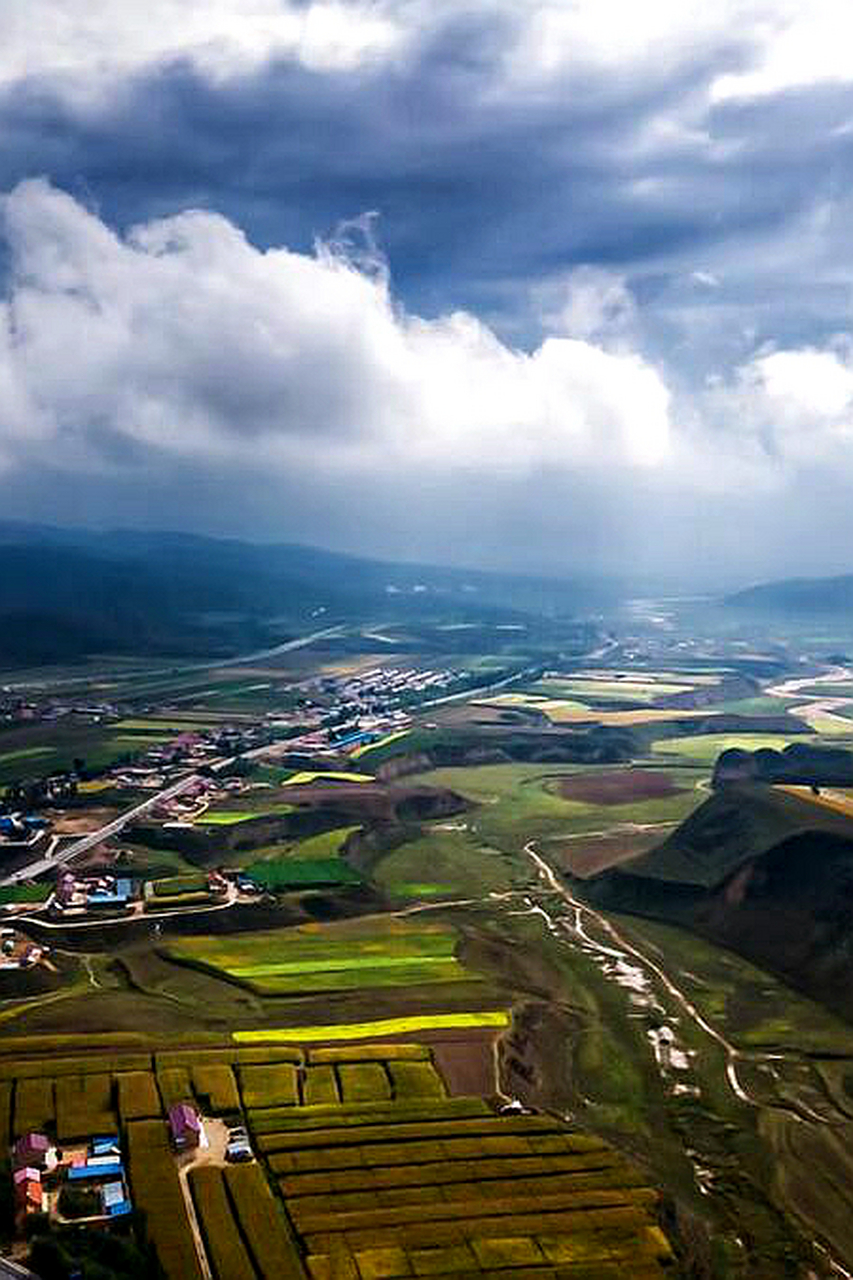 宁夏|平原  宁夏最值得大书特书的平原是被誉为"塞上江南"的银川平原