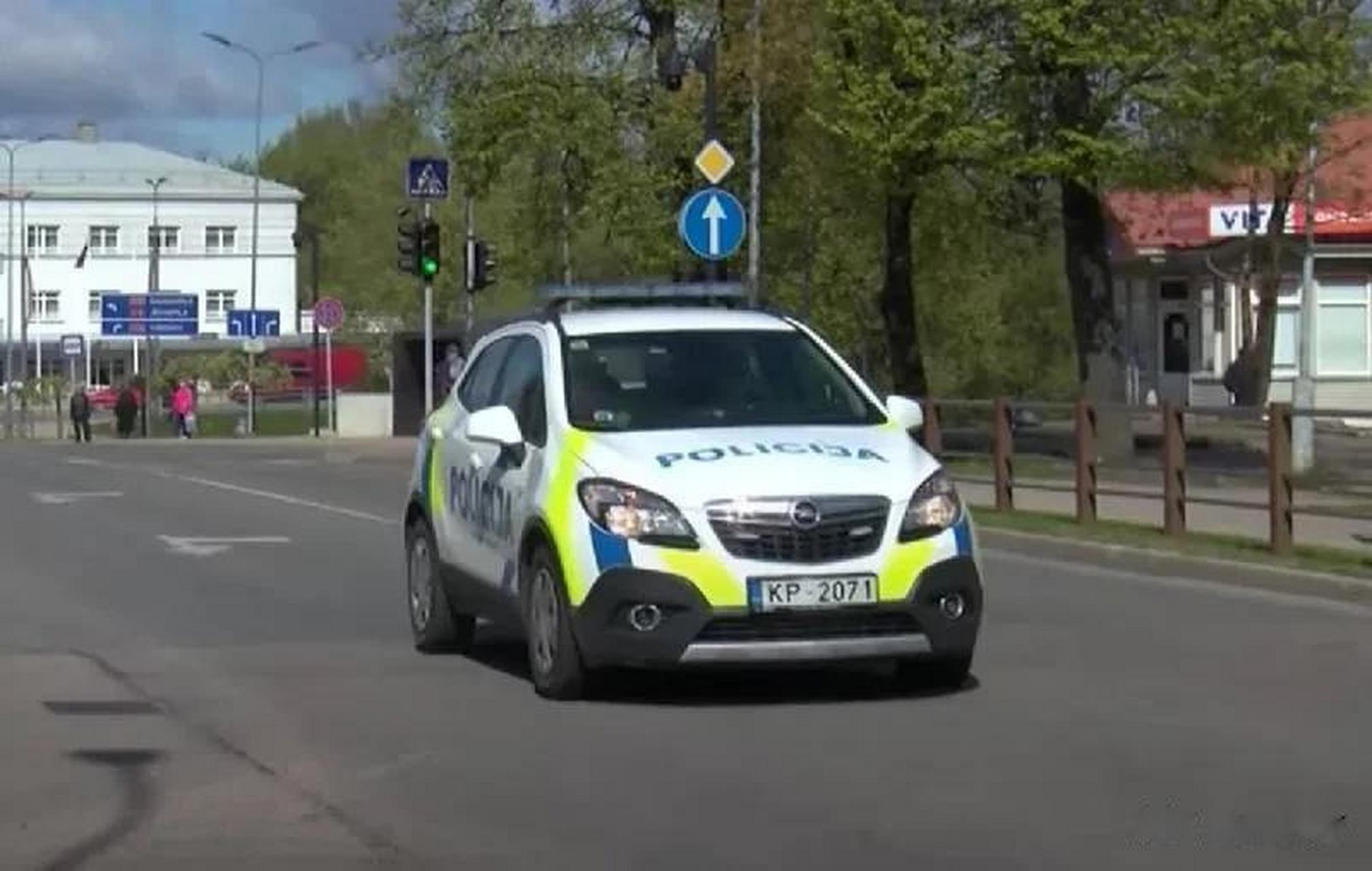 拉脱维亚也步入纳粹化,警察忙于逮捕庆祝反法西斯胜利的人民