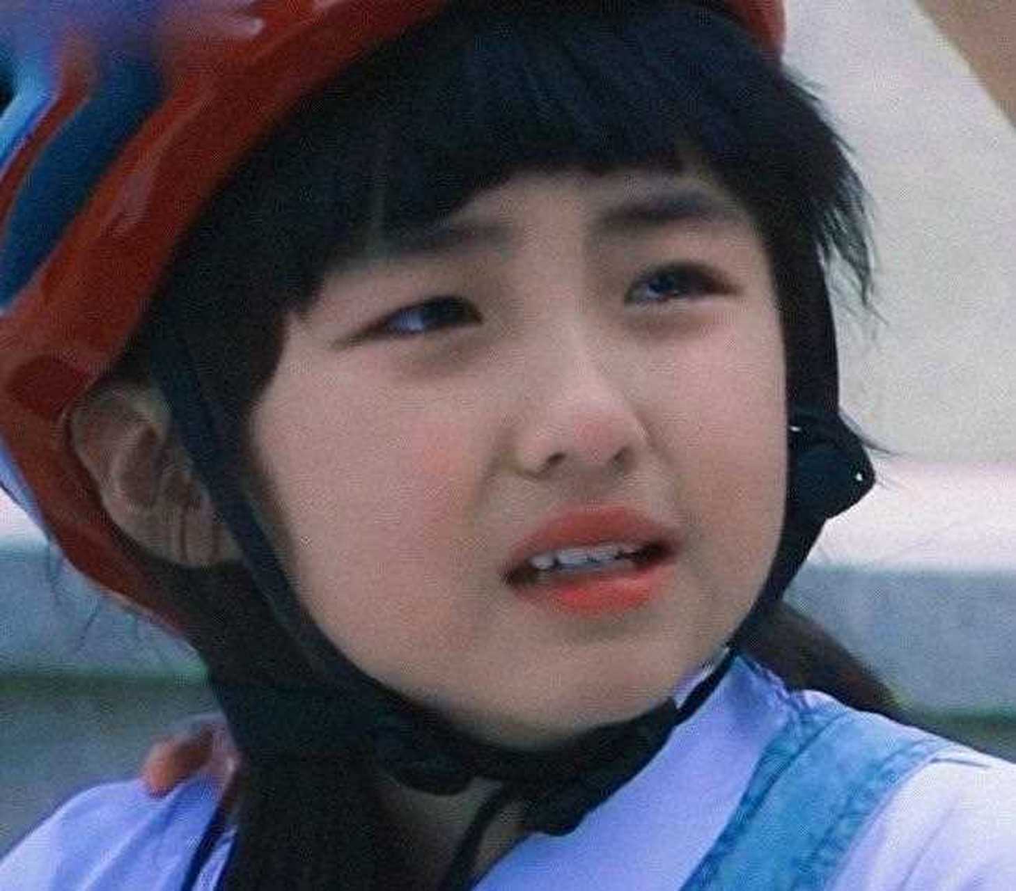 子枫妹妹 ,真是从小美到大,尤其是那双月亮眼,笑起来太好看啦.