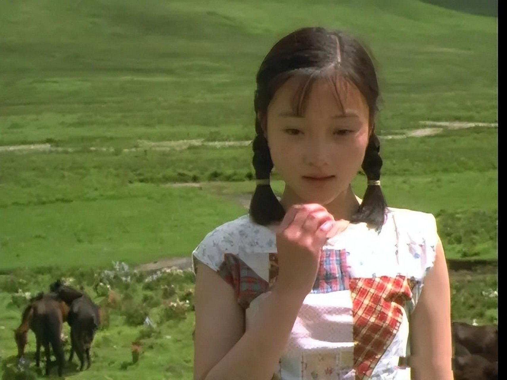 《天浴》是我看过李小璐尺度最大的一部电影, 此时的李小璐还没有成年