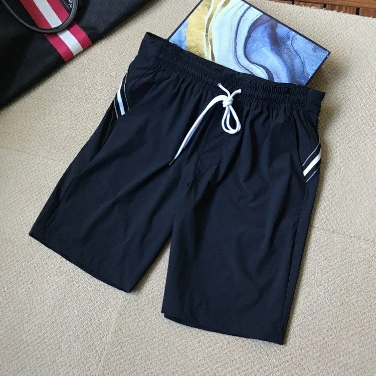 今日分享:爱马仕短裤简单百搭,低调中的奢华,细节一流.