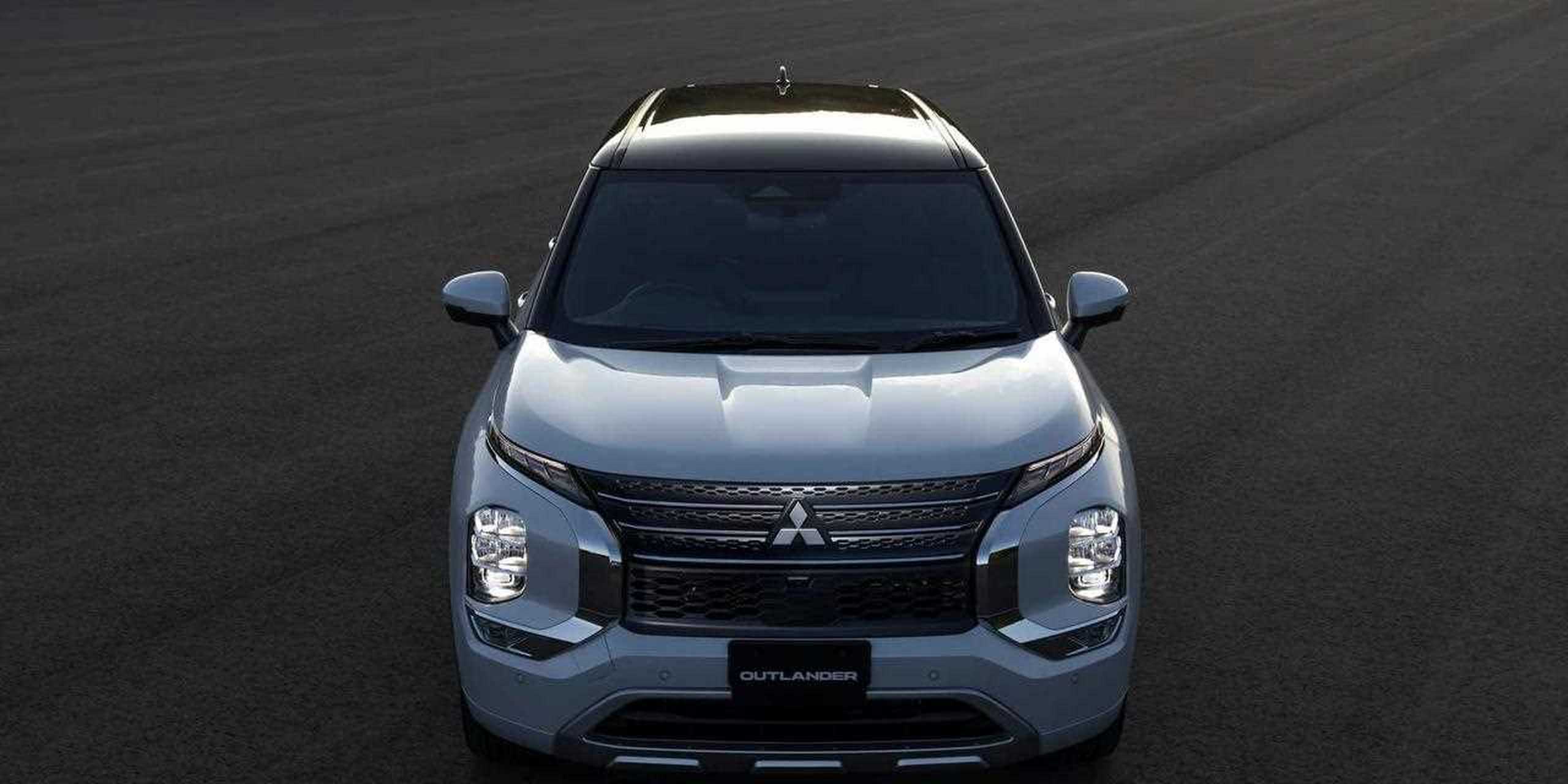 日前,2023款三菱欧蓝德phev海外版官图曝光,该动力版本车型将搭载有两