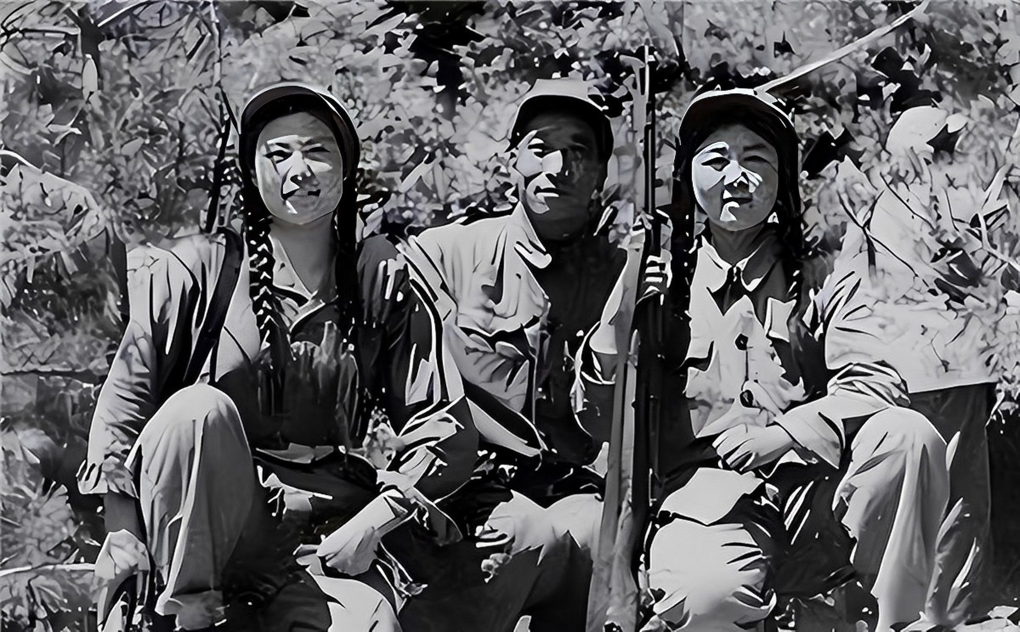 1943年,新四军女兵朱玲英被日军军官池田薰大尉认出.