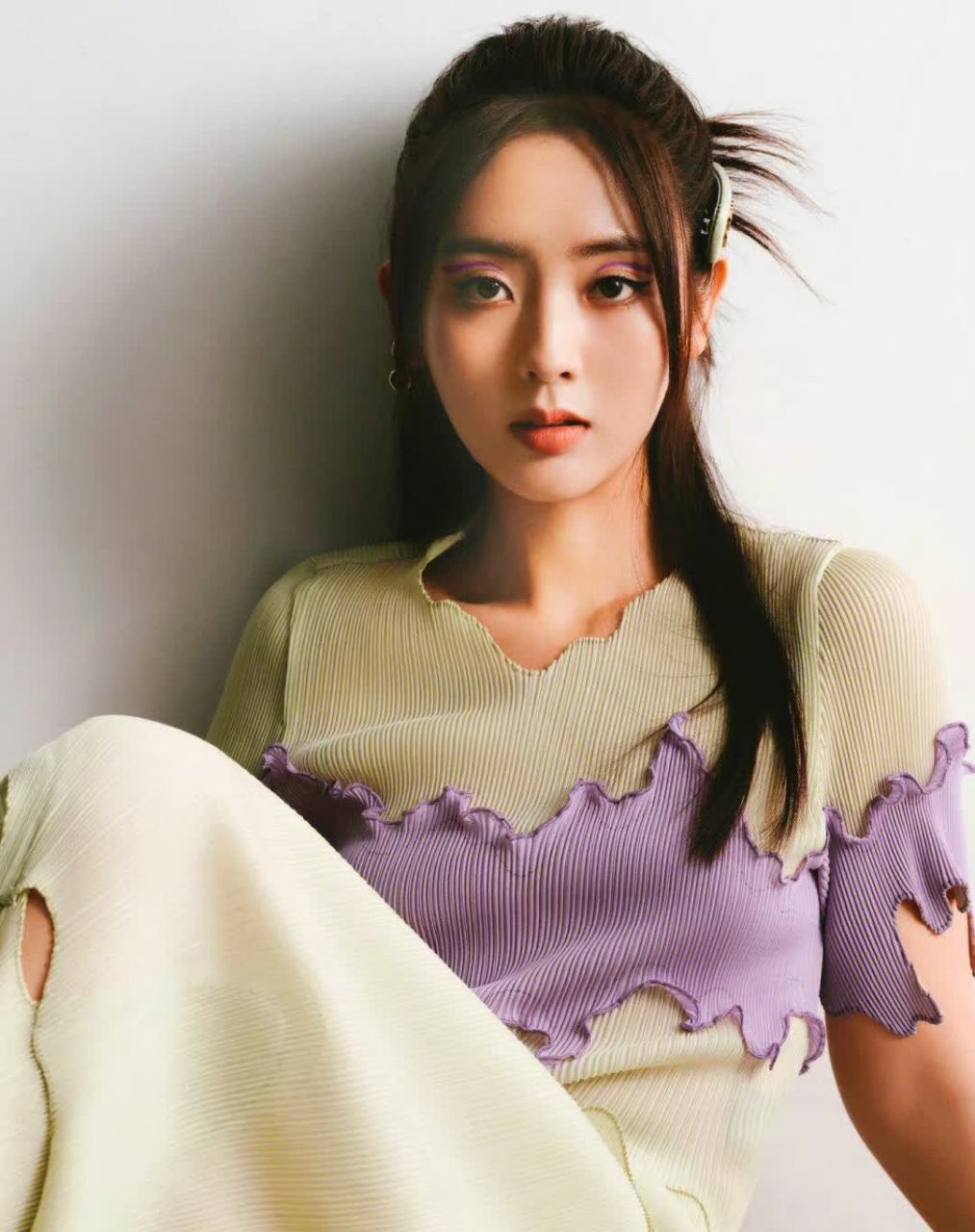 邢菲的脸圆润但又不失棱角. 这是最美的鹅蛋脸.