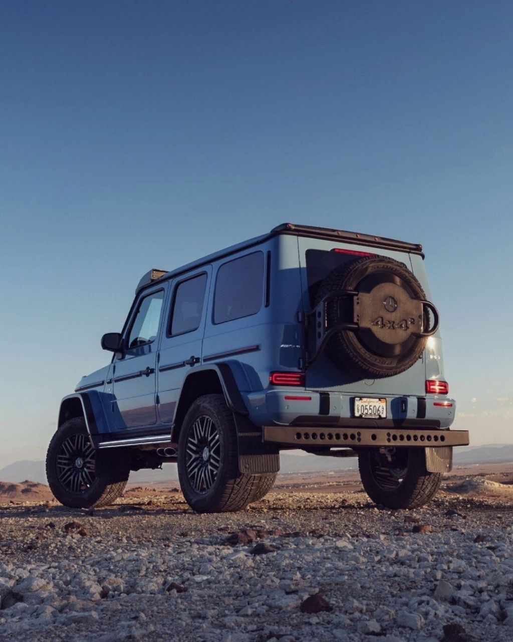 奔驰g63 4x4平方:越野之巅的霸气之选  奔驰g63 4x4平方,一款将力量与