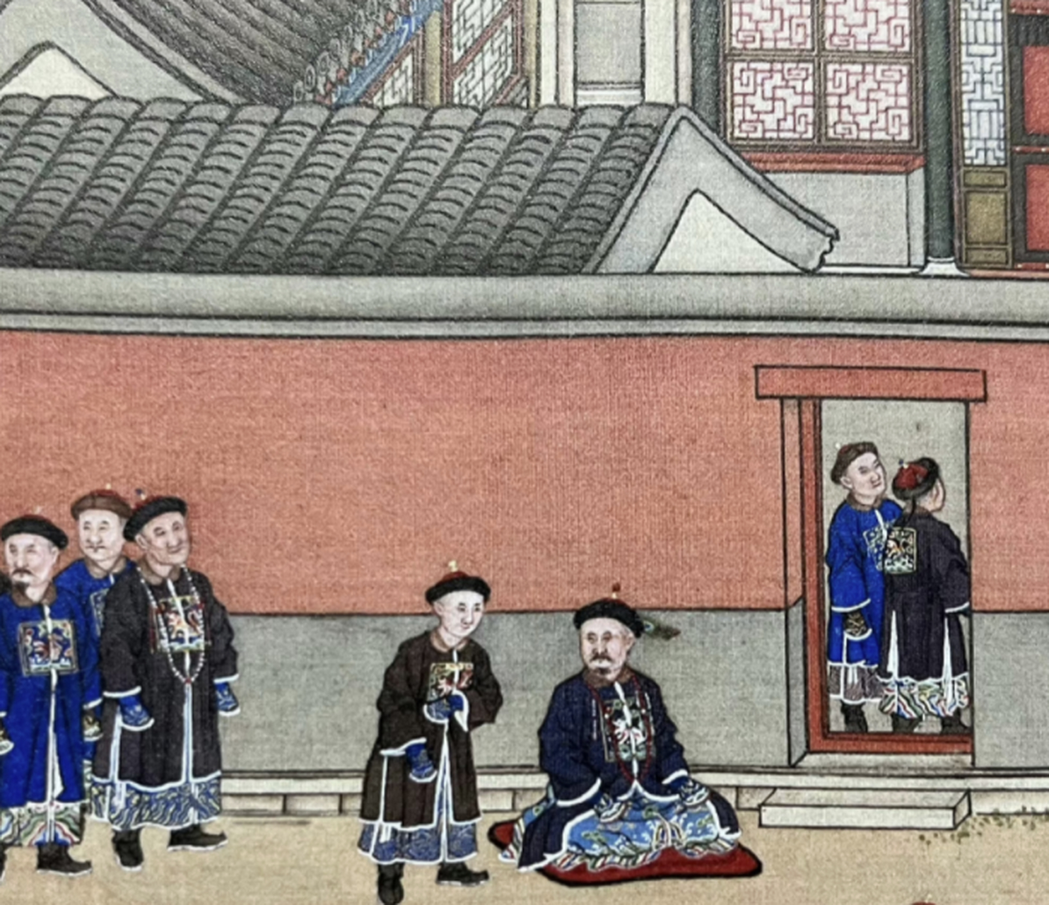 清朝时期,官员需要很早上朝且需要长时间等待,于是便有了便捷式坐垫