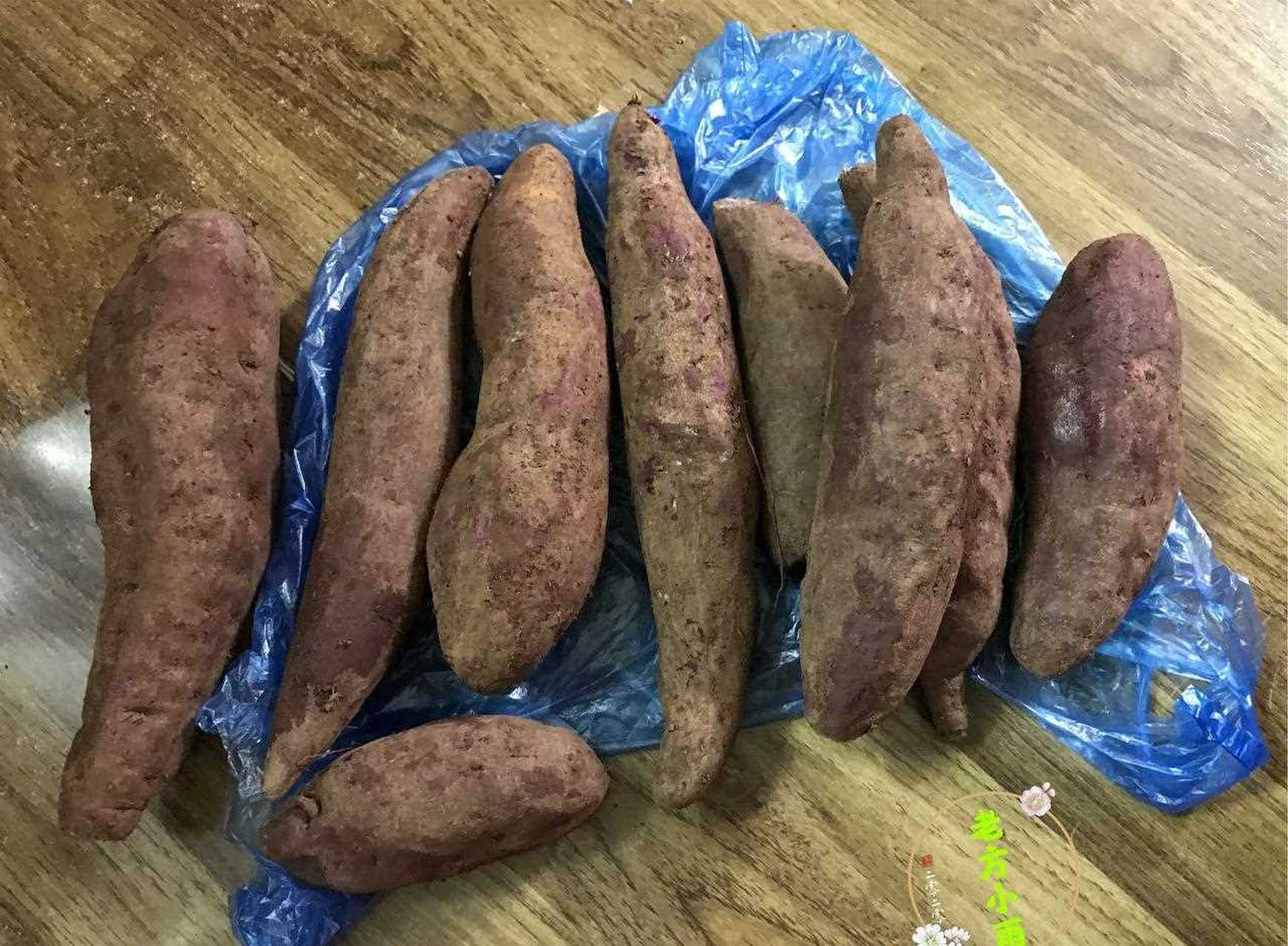 新鲜紫薯香甜软糯,但容易坏,不易保存,这不网购了一箱紫薯,收到后竟然