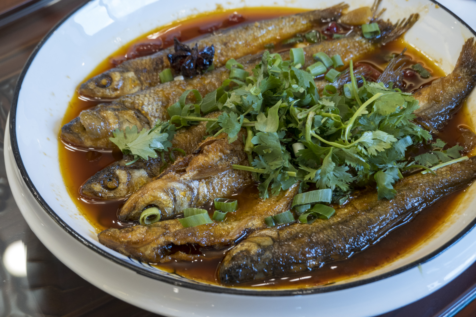 牡丹江宁安镜泊湖的全鱼宴,看着就有食欲.