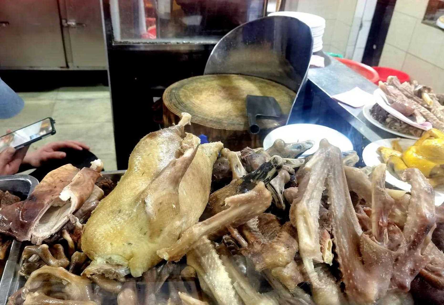 乡村觅食—白沙鹅乸饭 白沙鹅乸饭应该算是阳江的一张美食名片了,其实