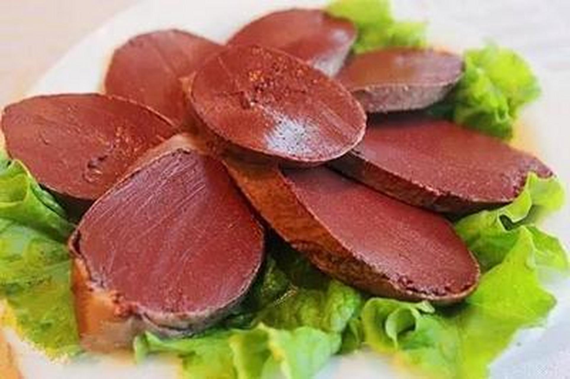 4月放肆吃#红血肠:在鞍山十大小吃中,首先要推荐的就是红血肠,因握忖