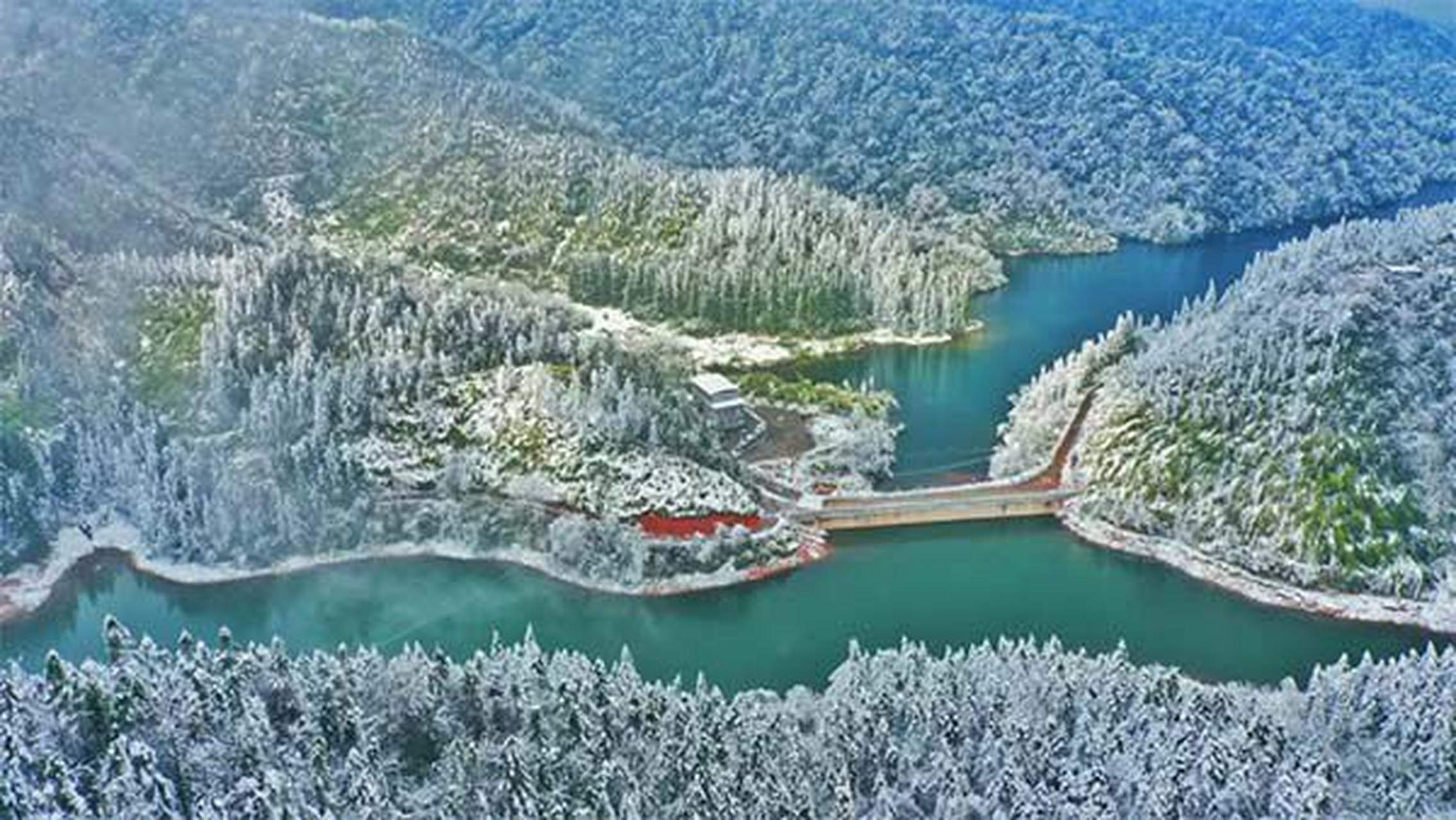 古蔺红龙湖:它这里的整个湖区是由红龙湖,月儿湖,琴蛙湖等大小不同的7