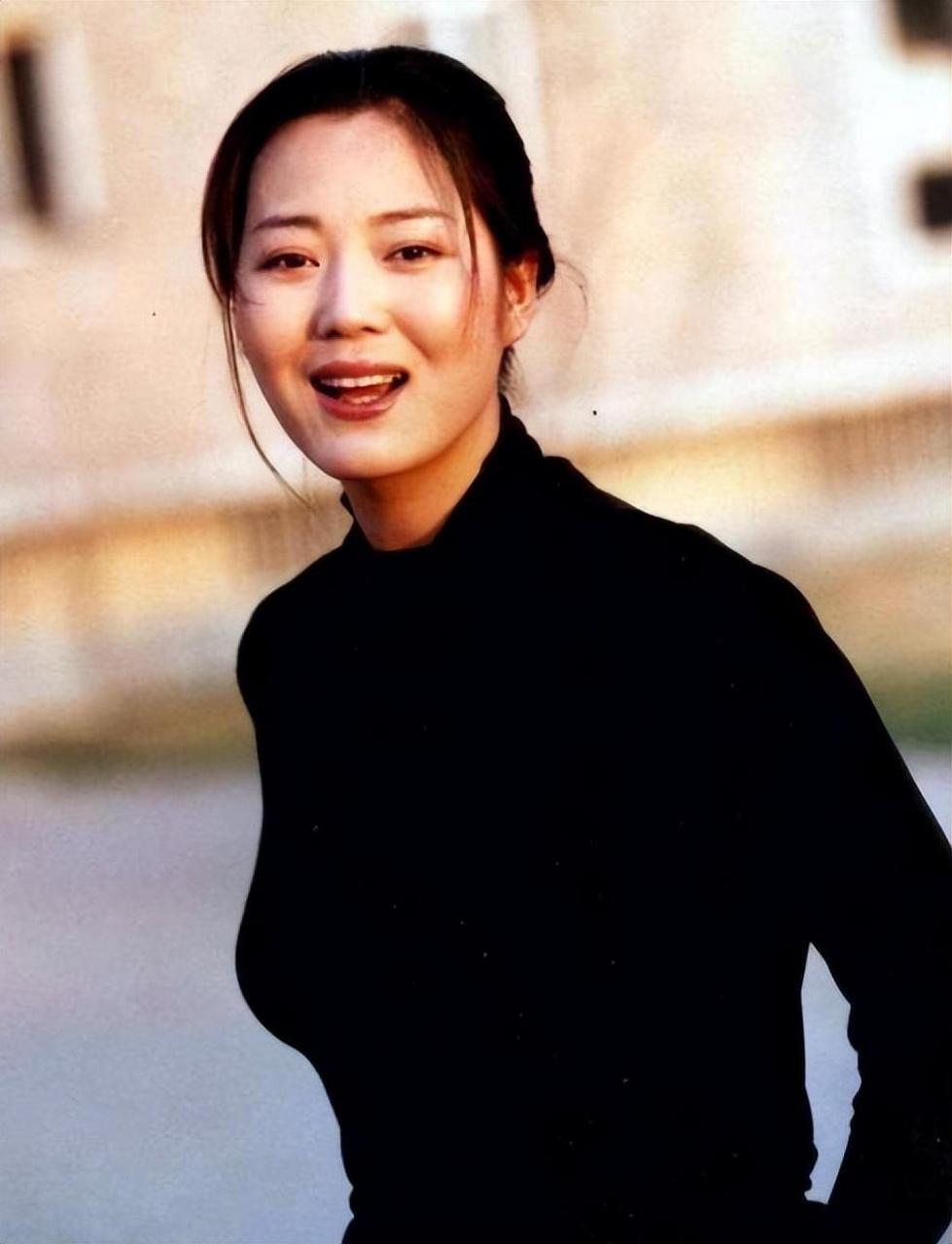 王茜华:分手后心有不甘,千里追夫挽回爱情,43岁冒险生子后,怎样了 "