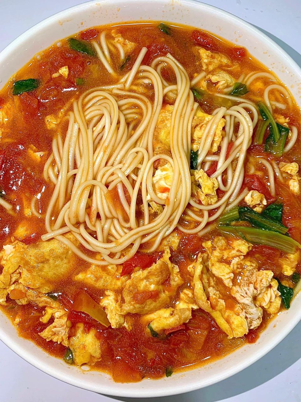 一定要试试这个西红柿鸡蛋青菜面 这个五分钟西红柿鸡蛋青菜面真的太