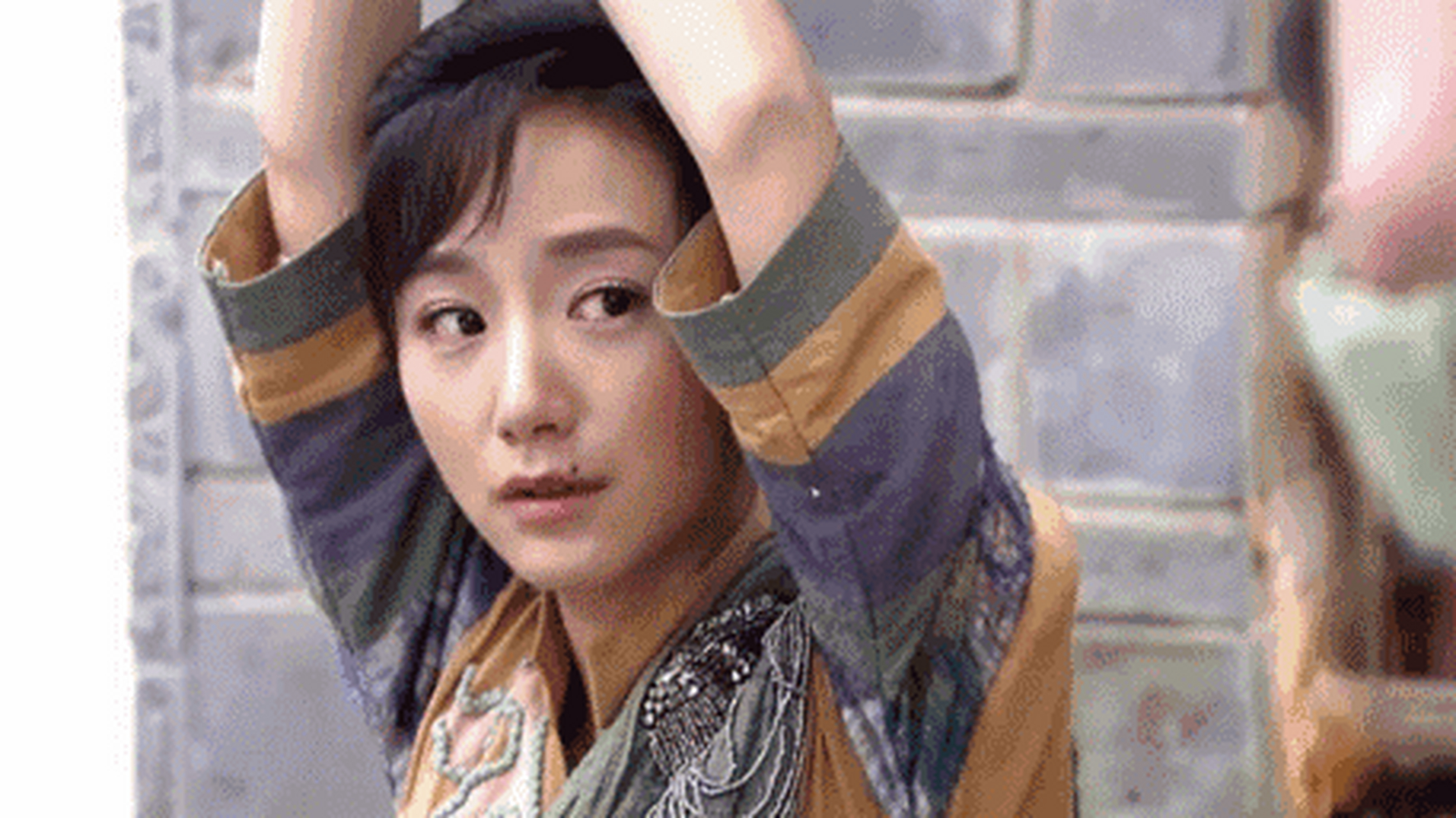 李倩让人印象最深的角色应该是电影《扫黑决战》中的"林巧儿",在剧中