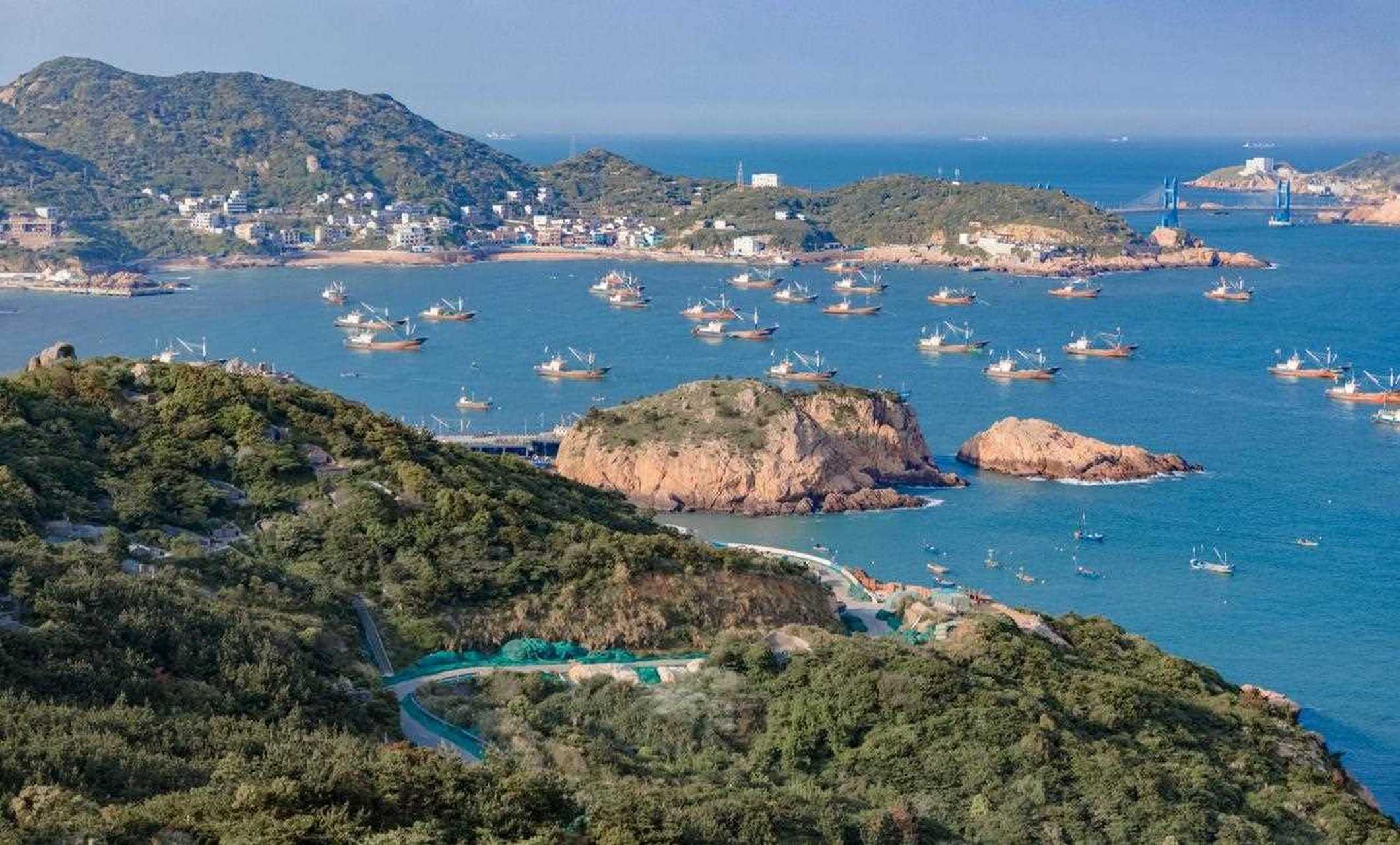 山海奇观位于枸杞岛南部.