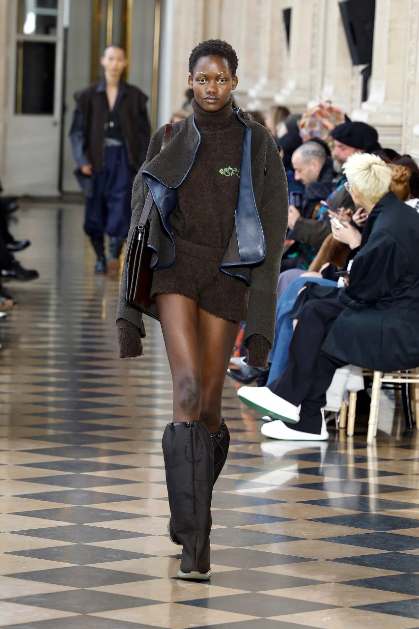 妮彩时尚趋势 / vivienne westwood 巴黎时装周秋冬系列包含了过往的