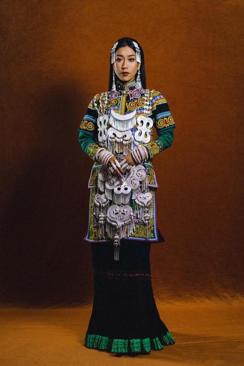 吉克隽逸彝族证件照#真的不允许有任何人错过 彝族证件照,真的是久览