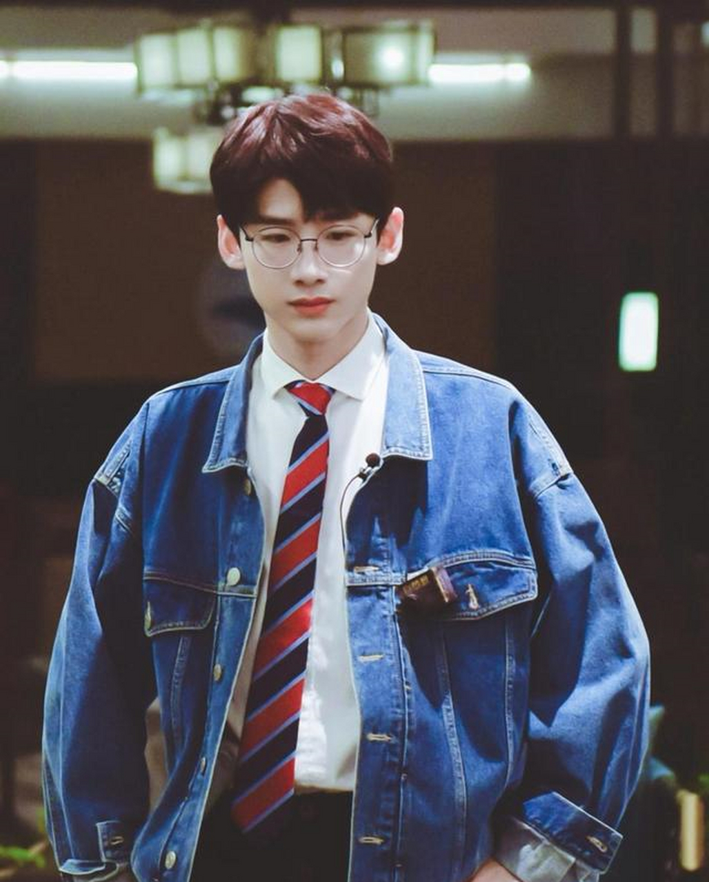 明星大侦探白敬亭:立志吃垮道具组的男人,太可爱了!