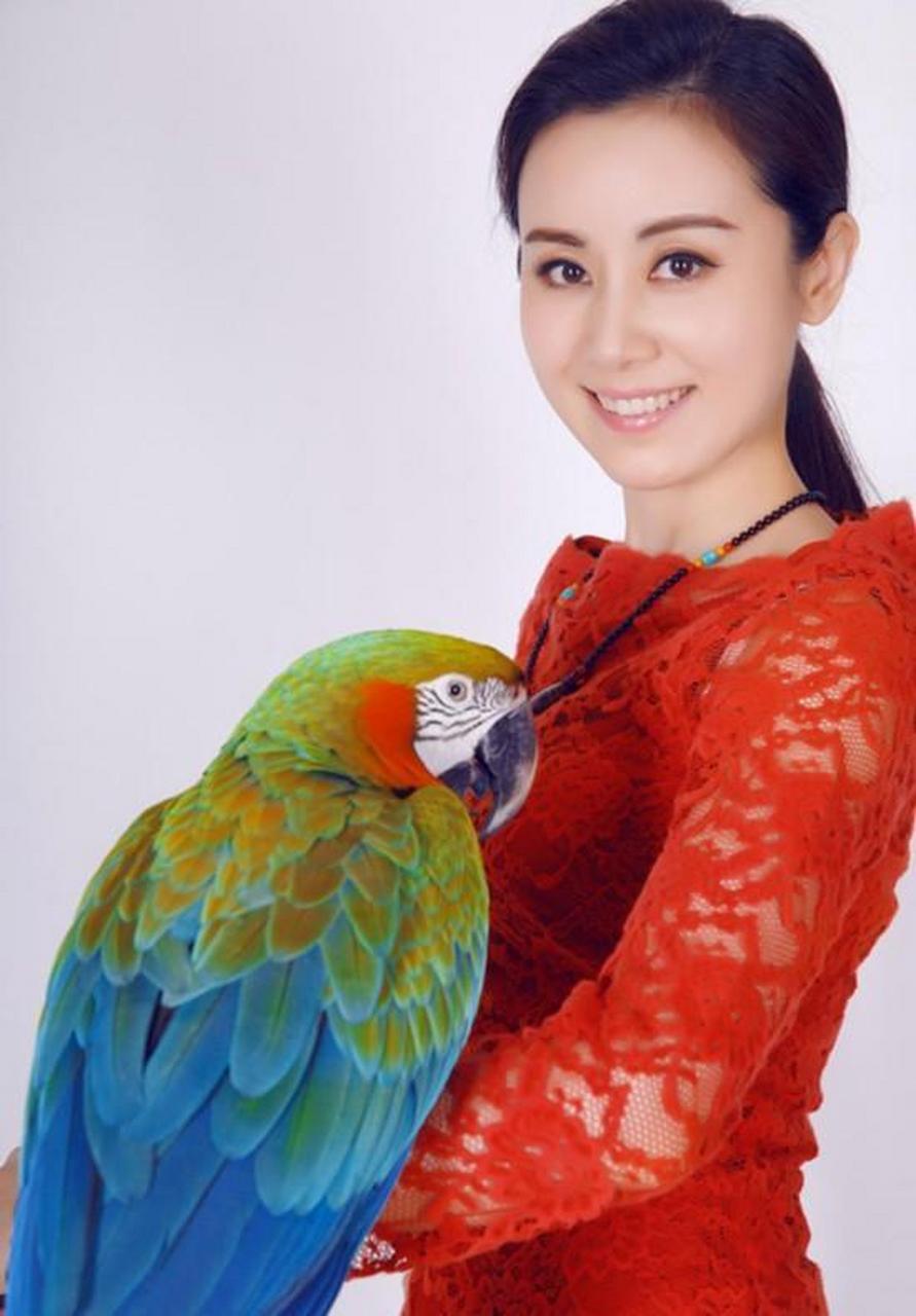 古典美的女演员席与立