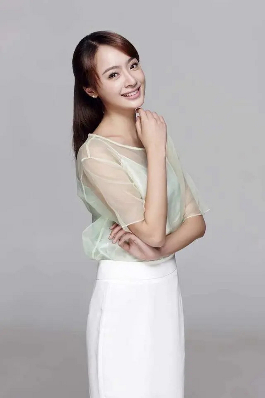 气质美女孙铱青春靓丽,貌美如花,图一看着特像孙俪!