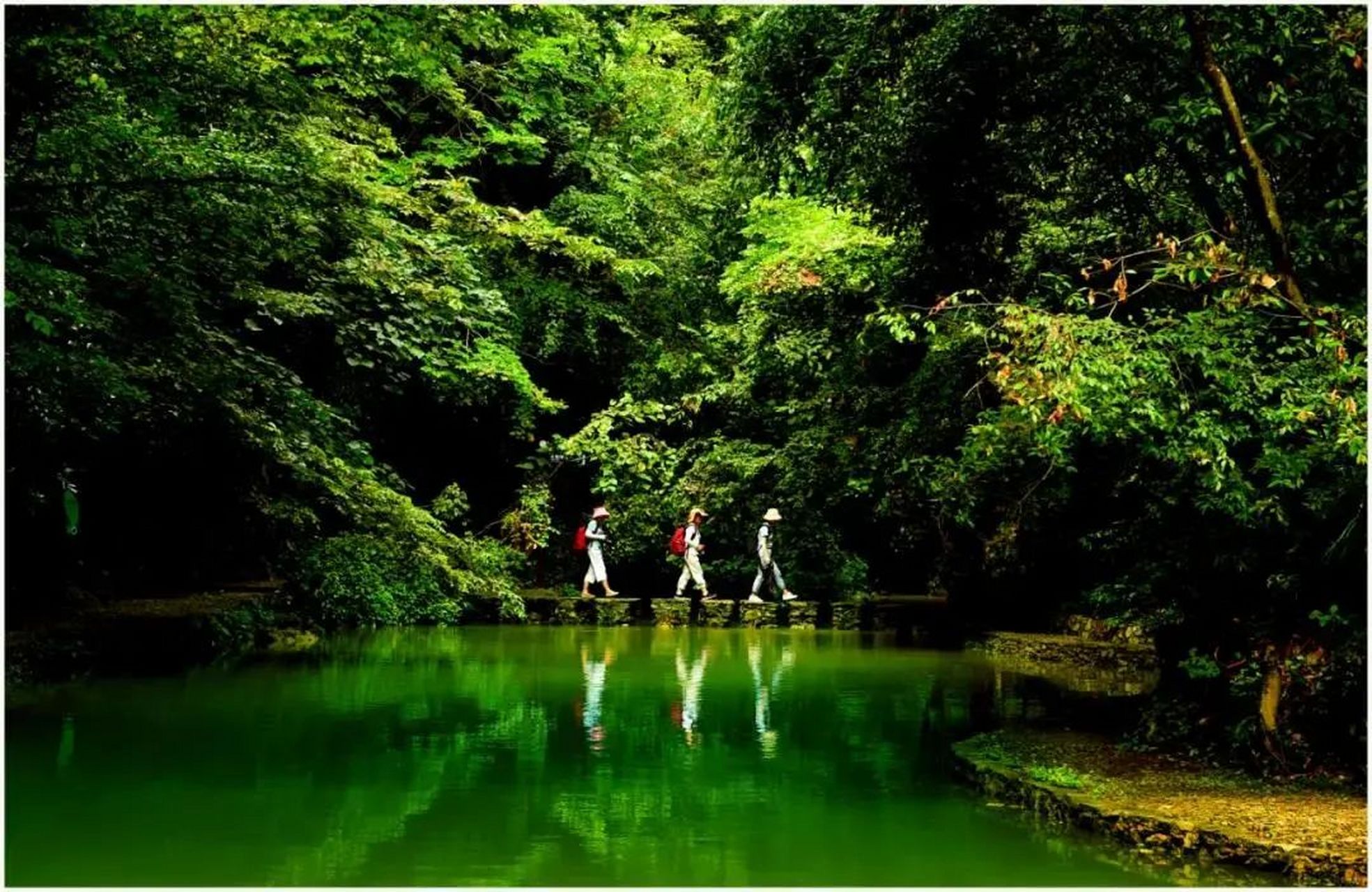 香水河风景区位于襄阳市南漳县薛坪镇境内,距县城38公里,景区面积26.