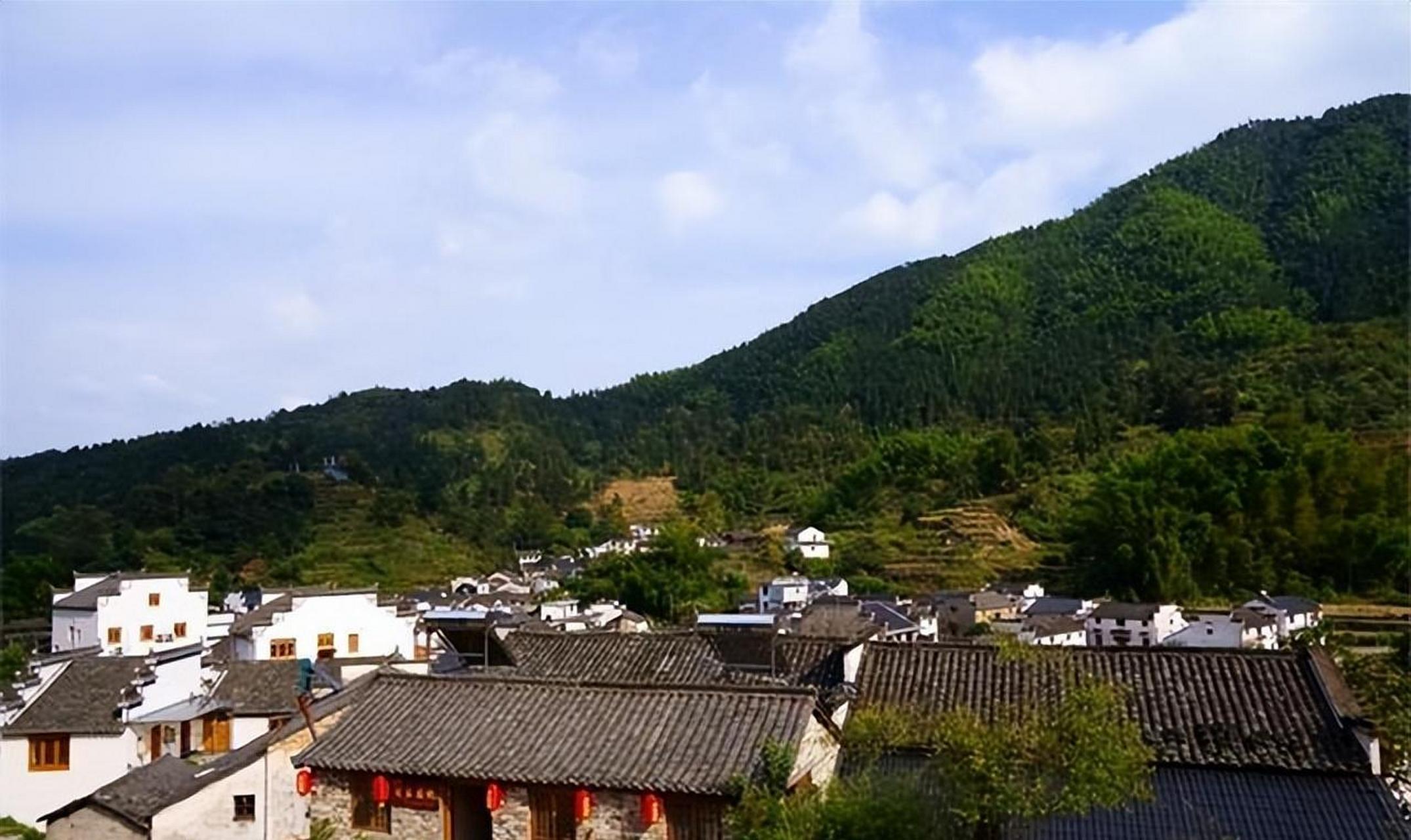 安徽黄山休宁县祖源村,坐落着一座历史悠久的千年古村落,它的名字叫做