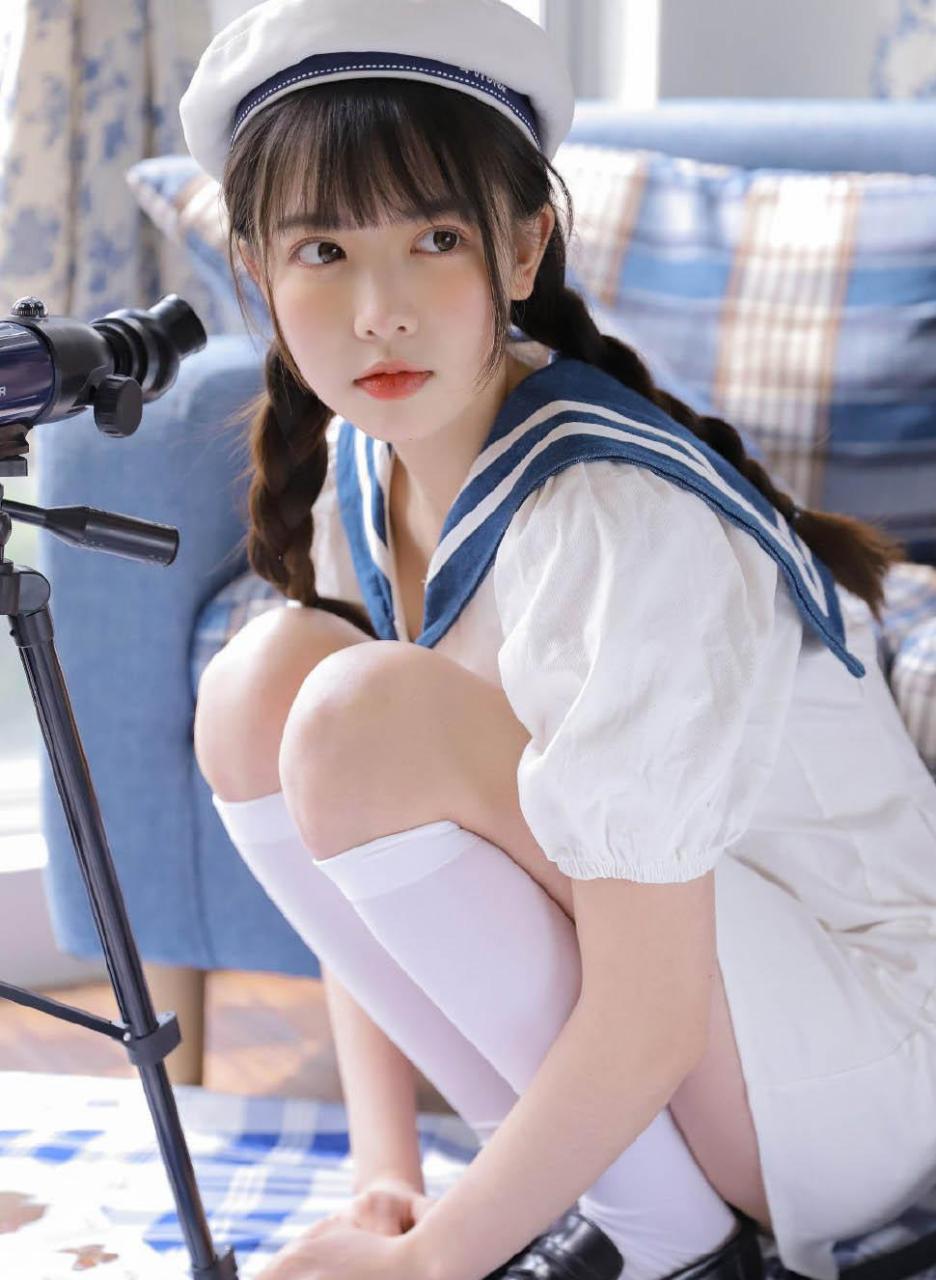 可爱的水手服少女,大眼睛萌萌哒