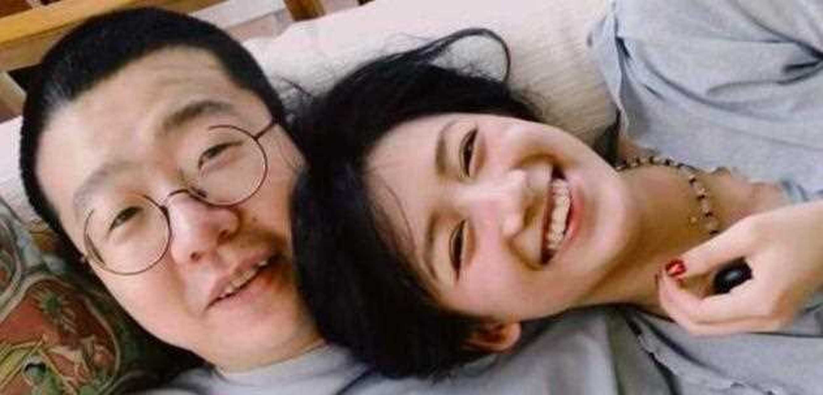 李诞离婚倒也不意外,虽然黑尾酱的故事在李诞的书里很感人,但是他们终