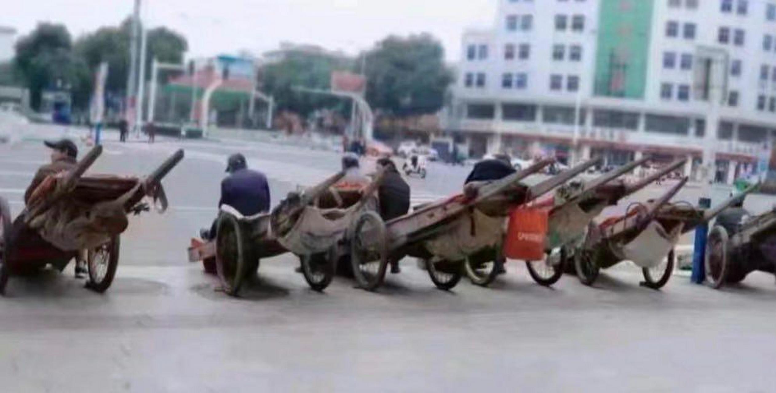 有人笑称这几天板车的销量是最好的,商丘一下