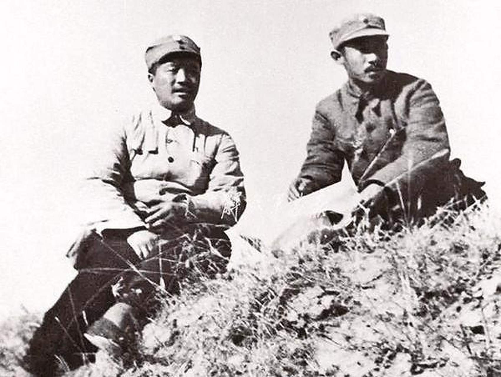 大家都知道贺龙"两把菜刀闹革命"的故事,很多人都以为贺龙是个"大老粗