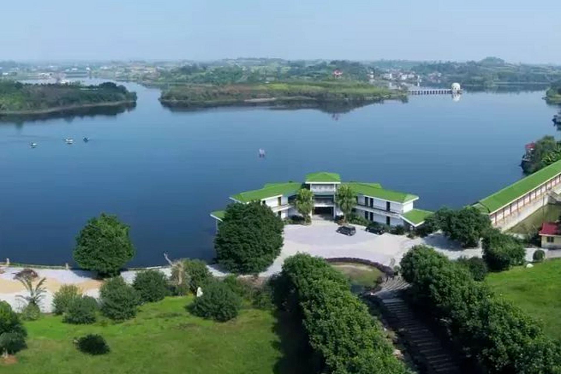 动态30天打卡挑战#内江黄鹤湖:依托黄河镇水库而建,景区面积12.