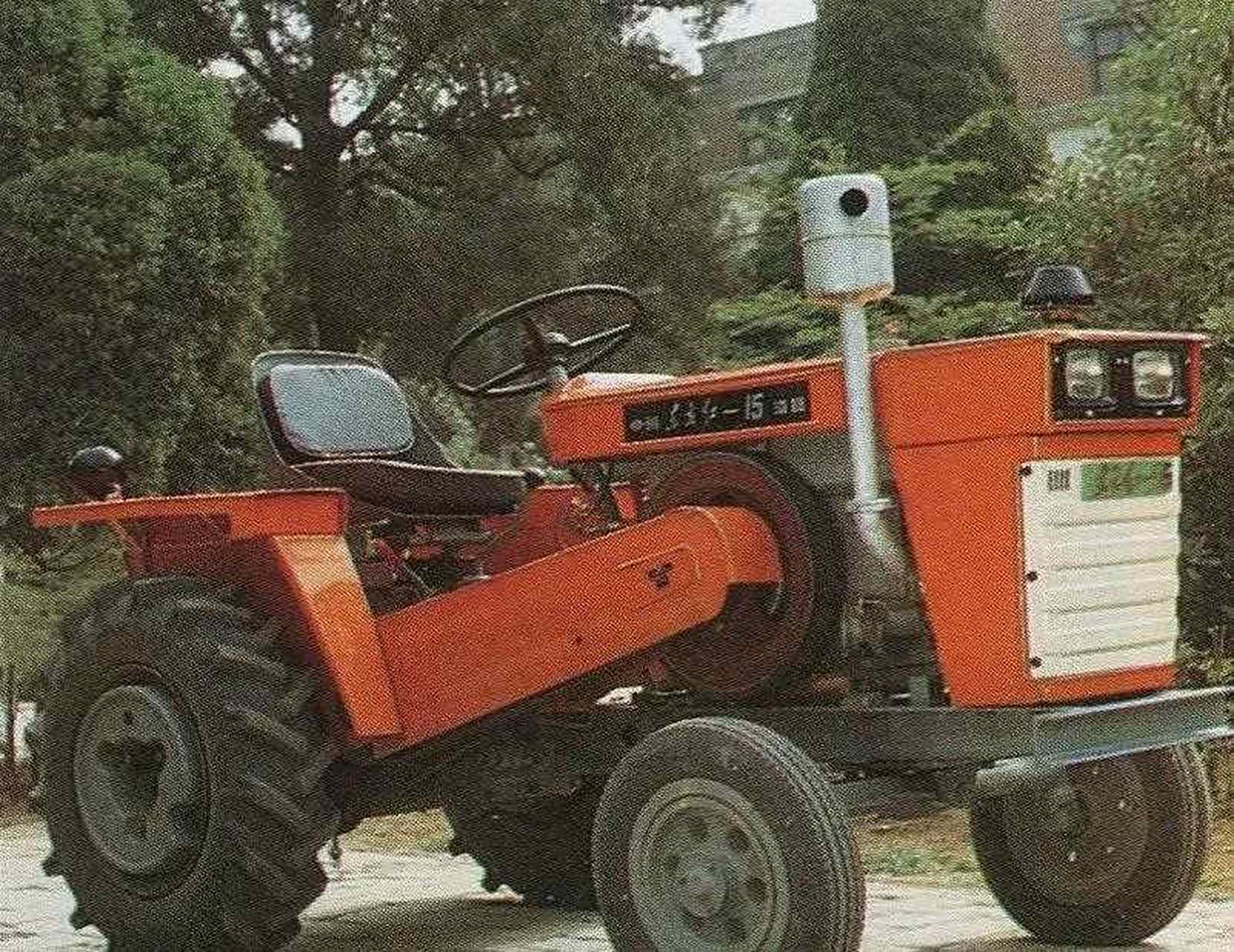 这辆产自洛阳的拖拉机,曾经风靡河南农村,好像新乡也有相似的一款,忘