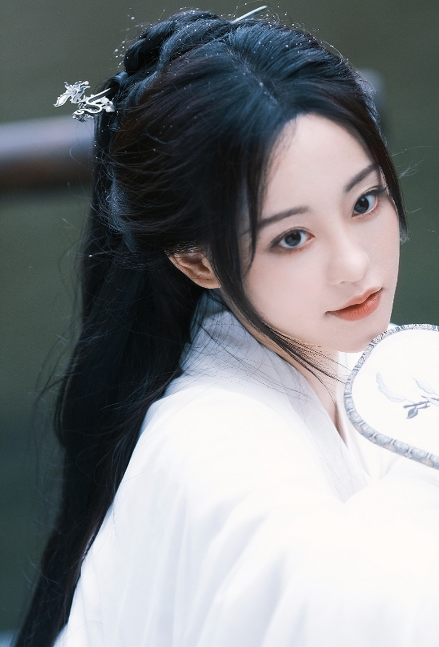 清新甜美,温婉可人的#祝绪丹# 眉清目秀,减税双通,身材婀娜,妩媚迷人.