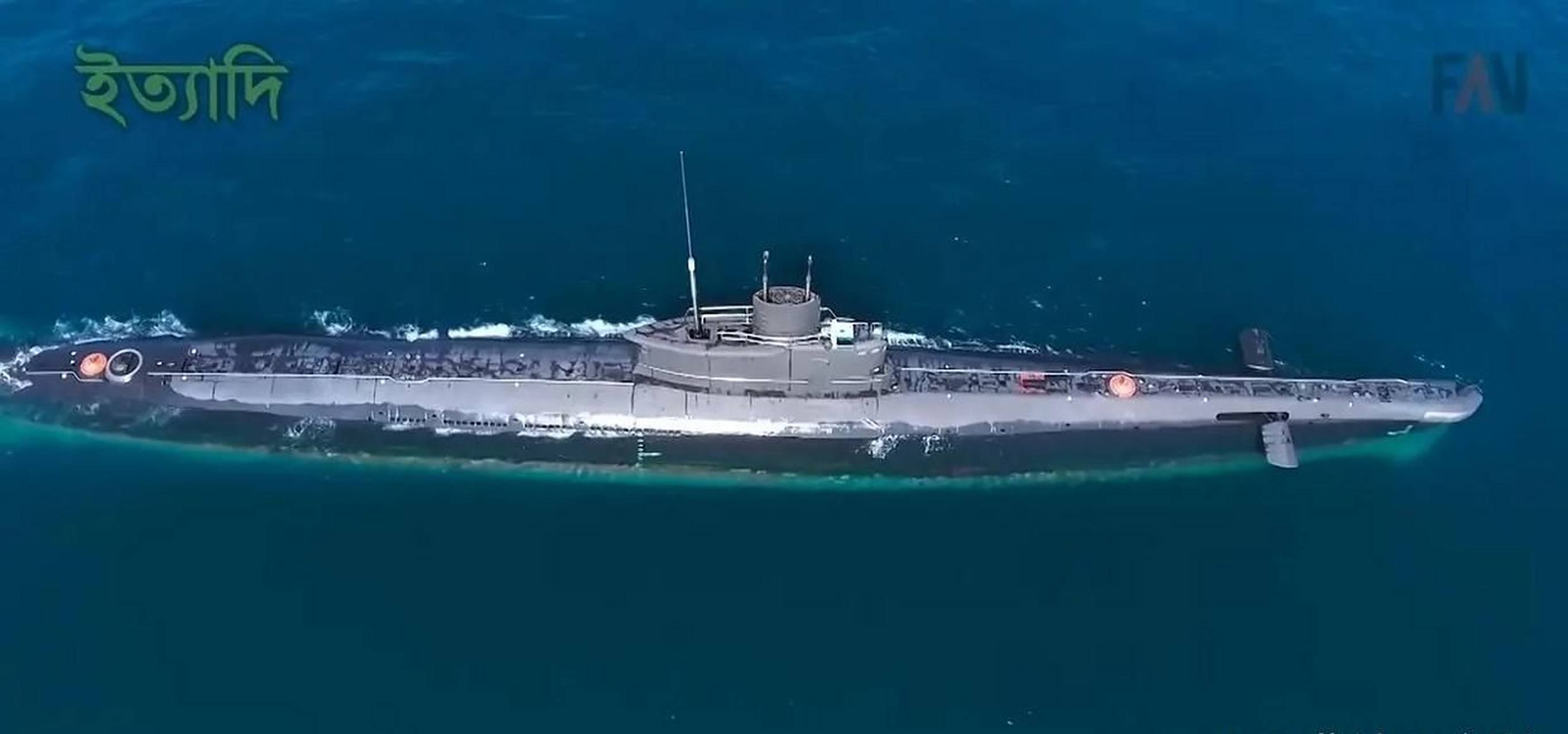 老款的035g型潜艇造型别致～很有味道