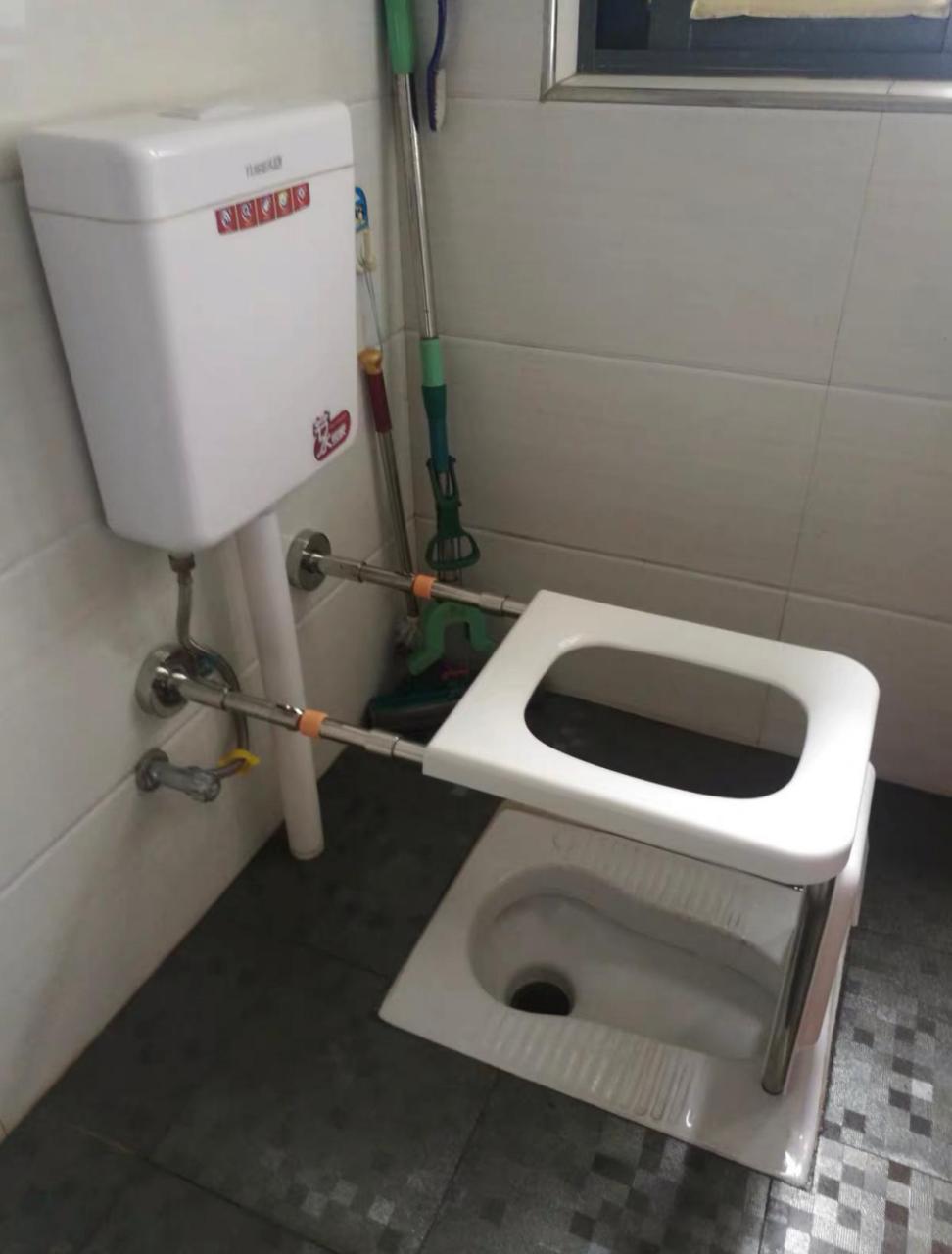 在装修卫生间时,选择安装坐便器还是蹲便器一直都是一个备受争议的