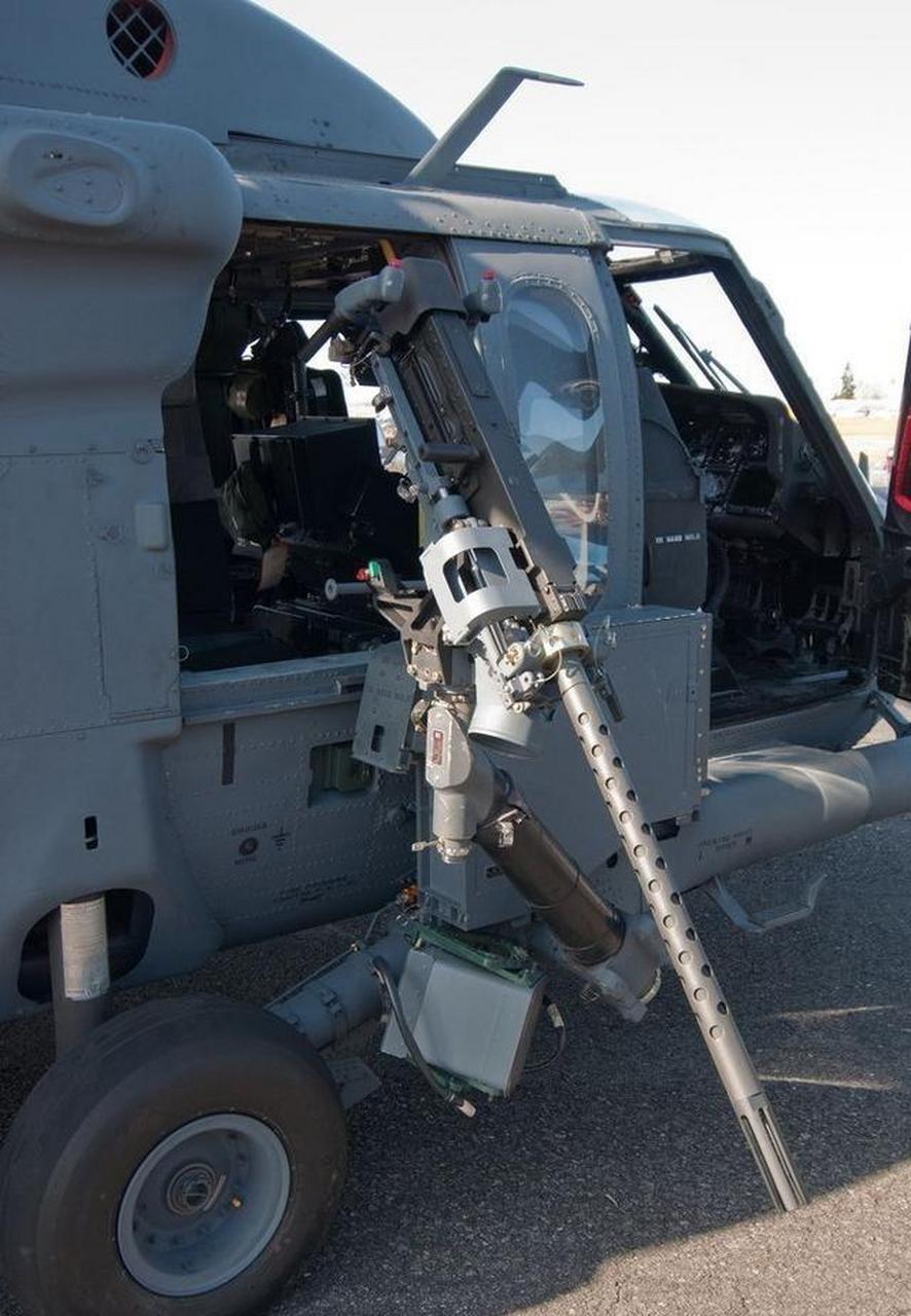 兔子的直升机舱门机枪,火力不足呀,啥时上转管机枪 [看] [看] !