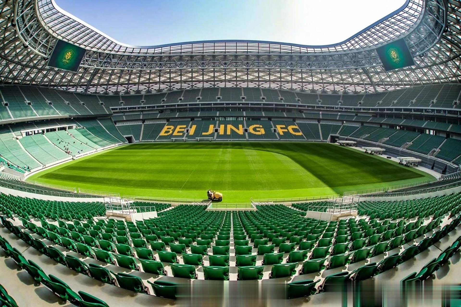 昨晚重建后的北京工人体育场迎来首场正式比赛,新工体非常漂亮,这配置