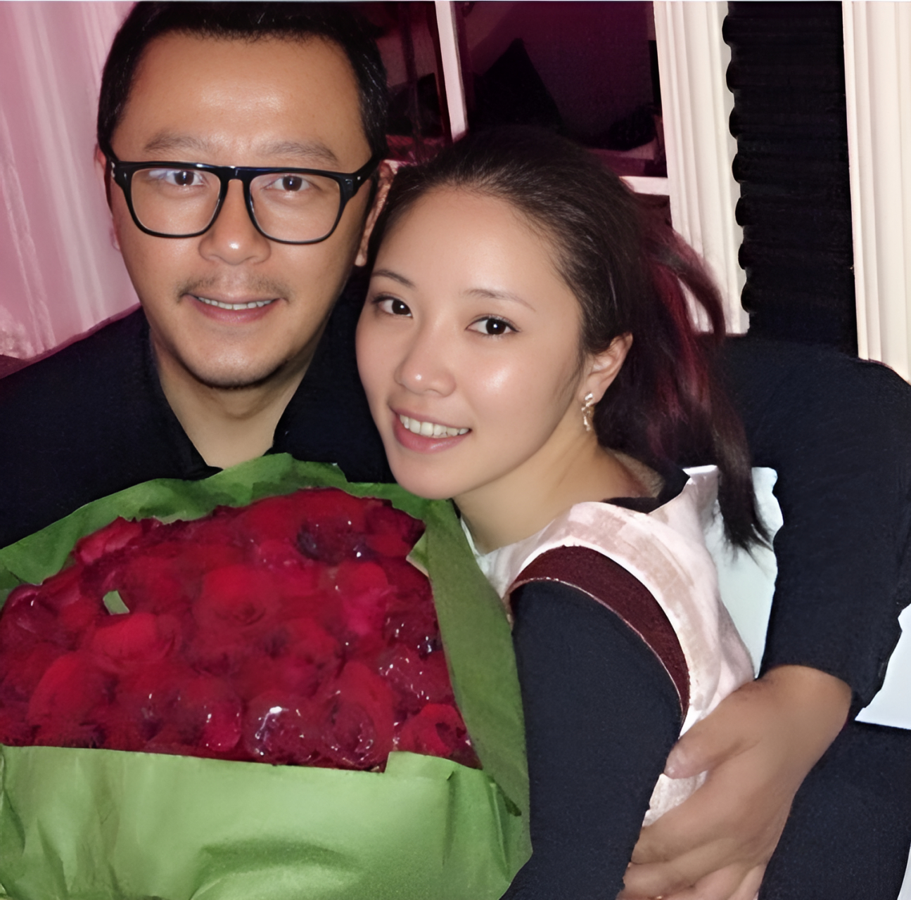 在2006年,重庆的一位美女主持人李燃嫁给了一个比她大17岁并且经济