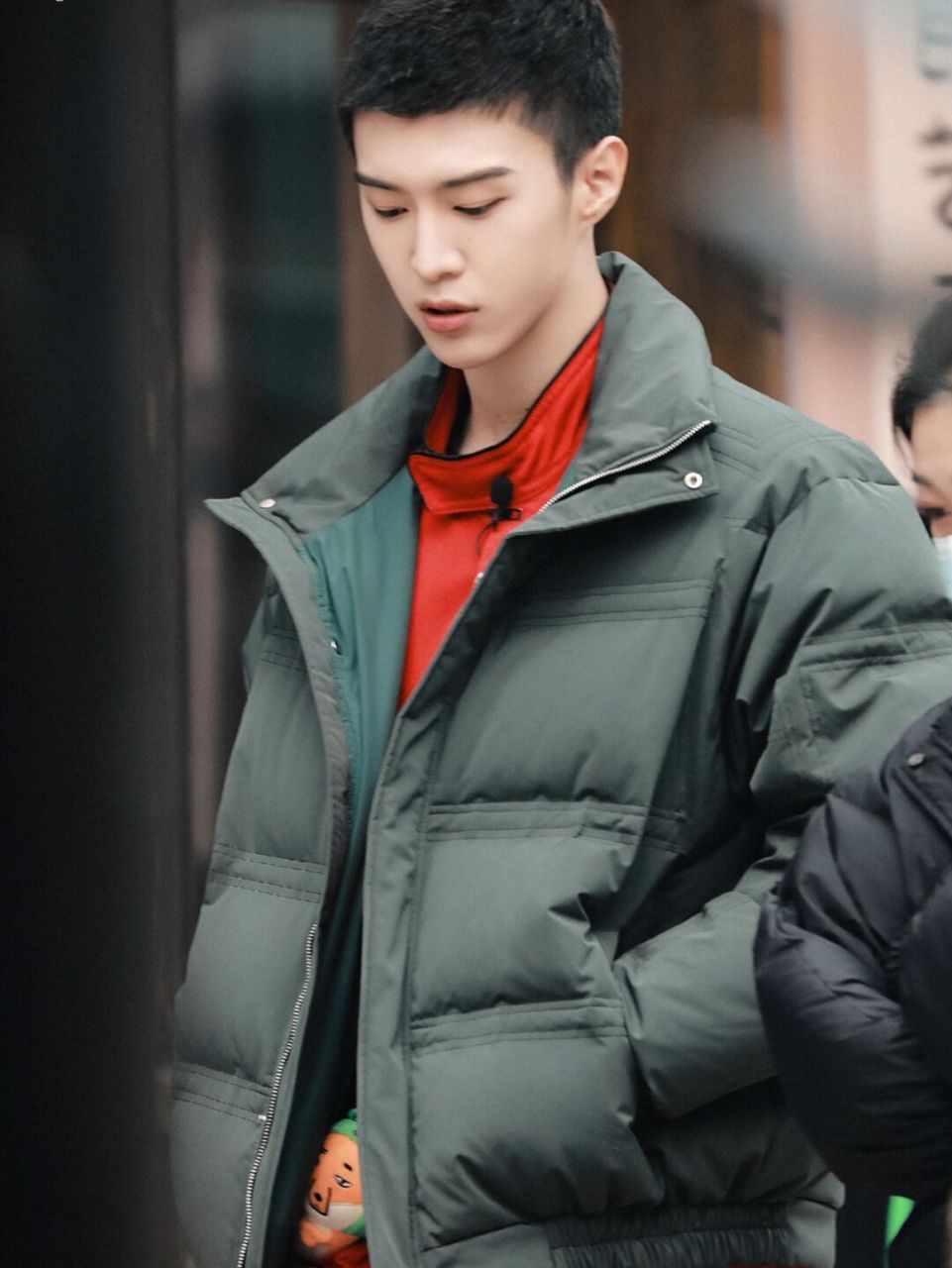 近日范丞丞路透穿搭 衣服:foss you cont copyright feelings系列