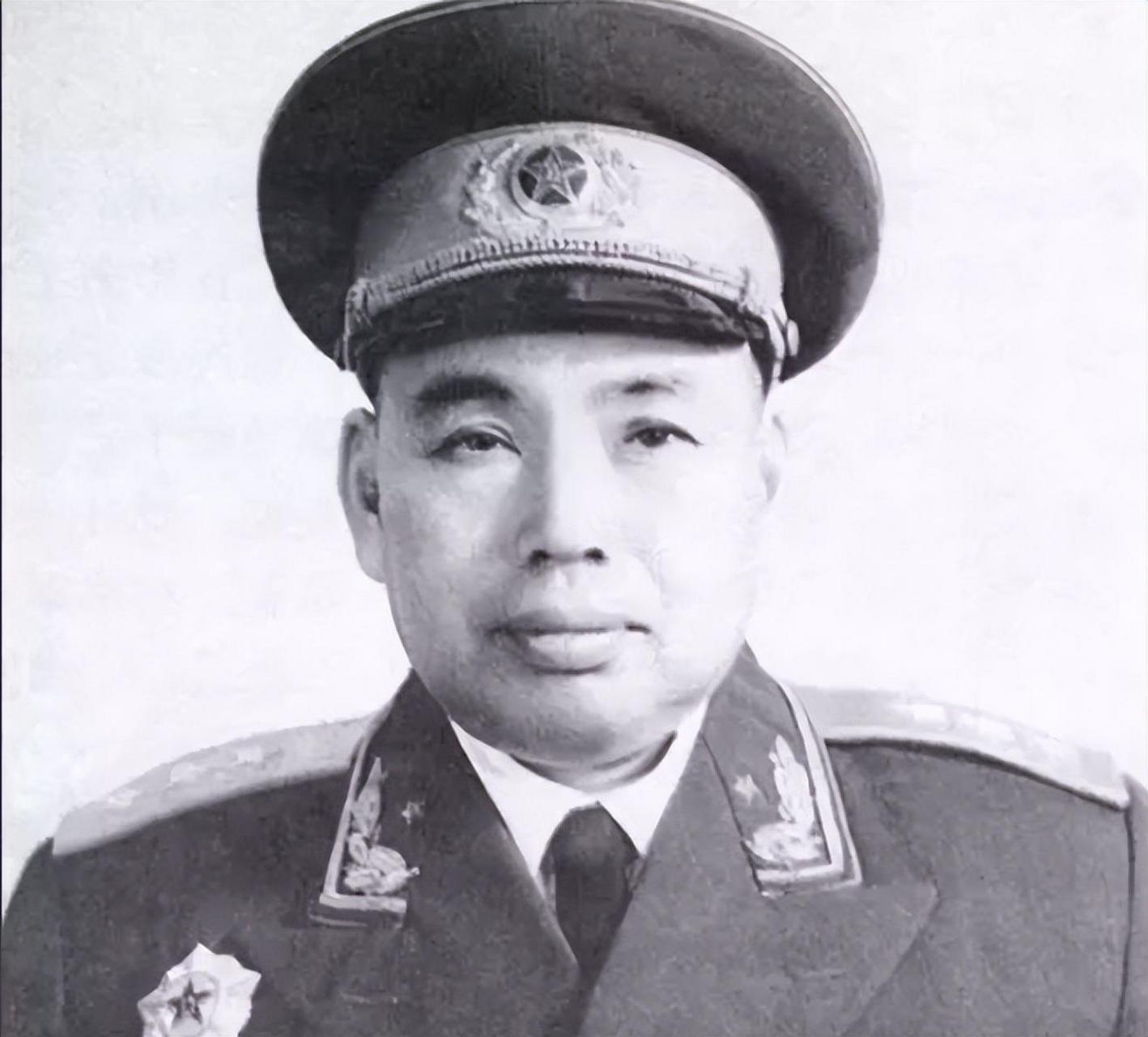 她叫许道江,是开国上将许世友的孙女,她不仅颜值在线,而且才华横溢