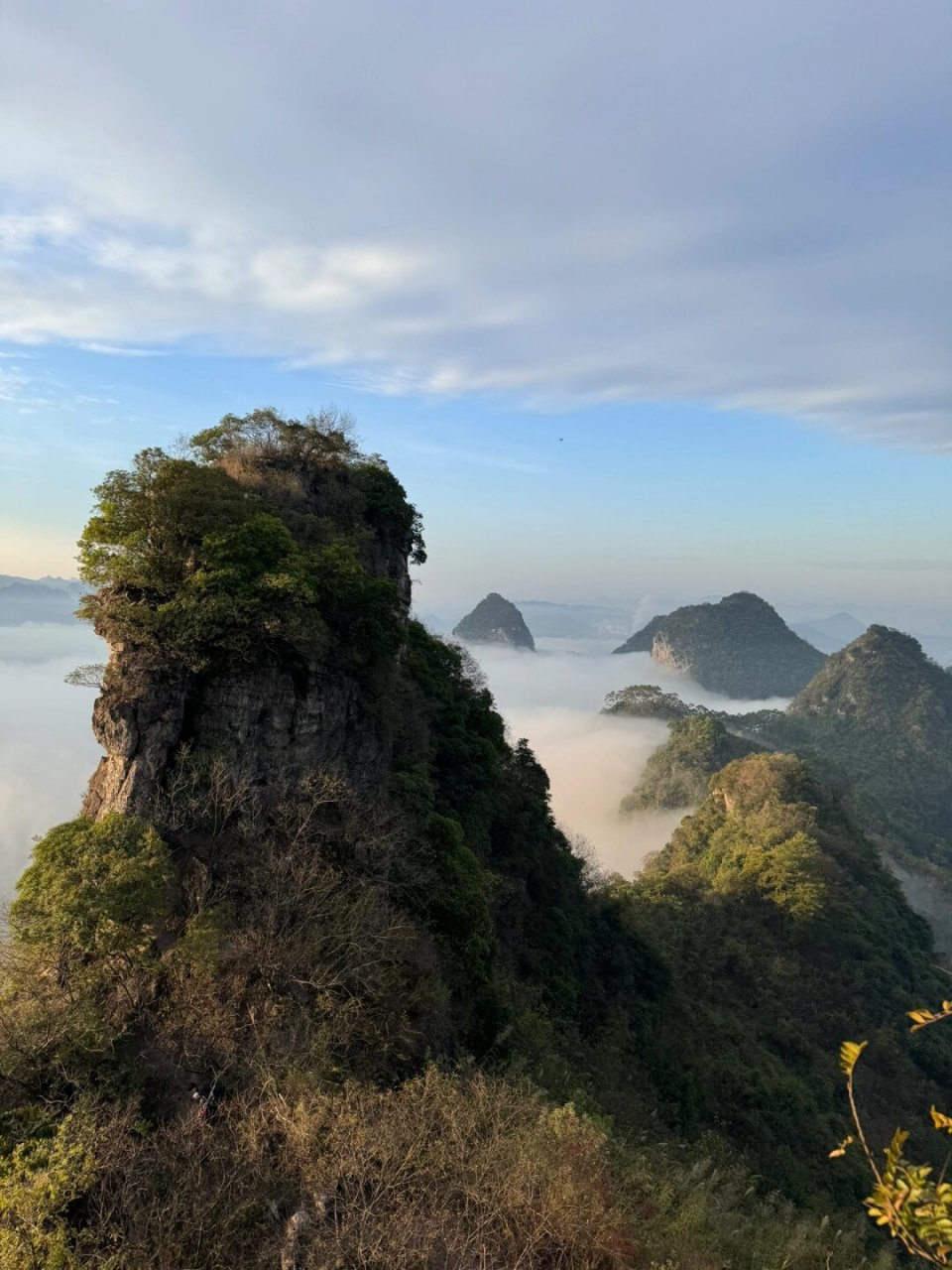 距离柳州30分钟车程,绝美云海  柳州旗山,日出云海 2023年12月8日早